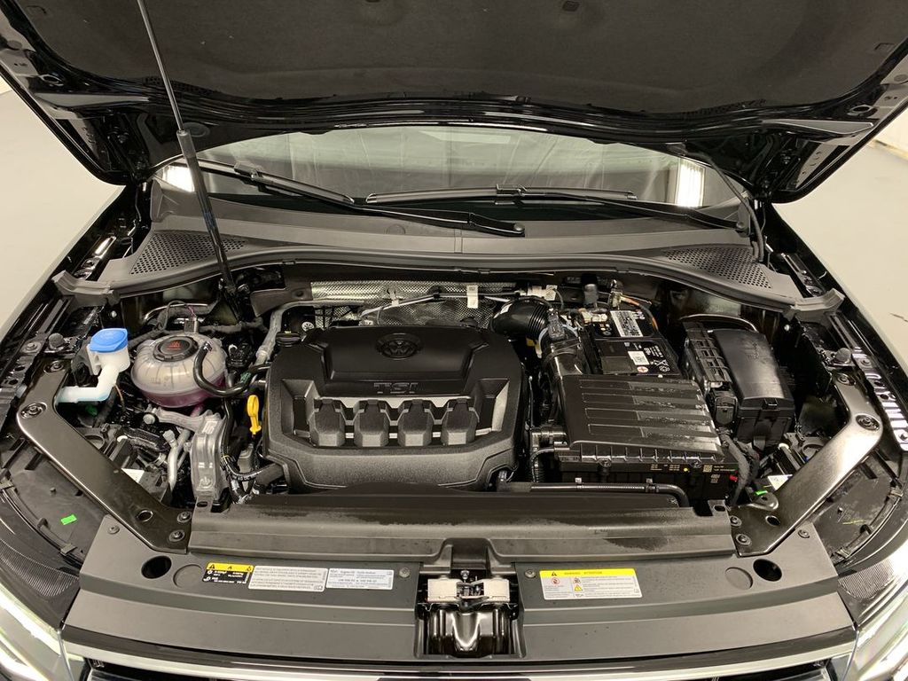 2022 Volkswagen Tiguan SE - Photo 24