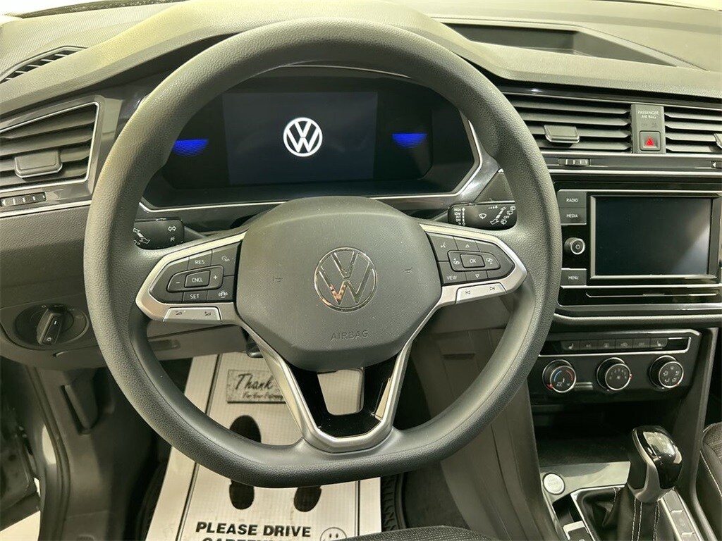 2023 Volkswagen Tiguan S photo 3