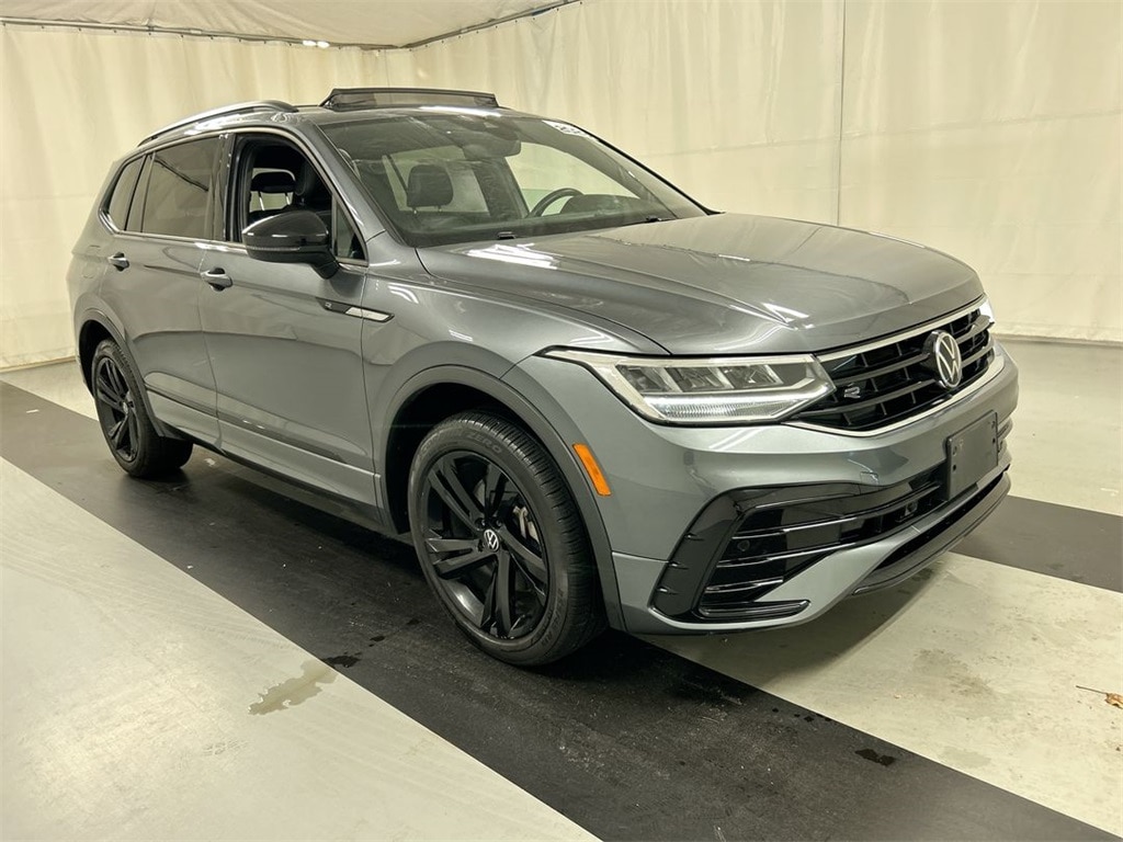 2023 Volkswagen Tiguan SE R-LINE BLACK
