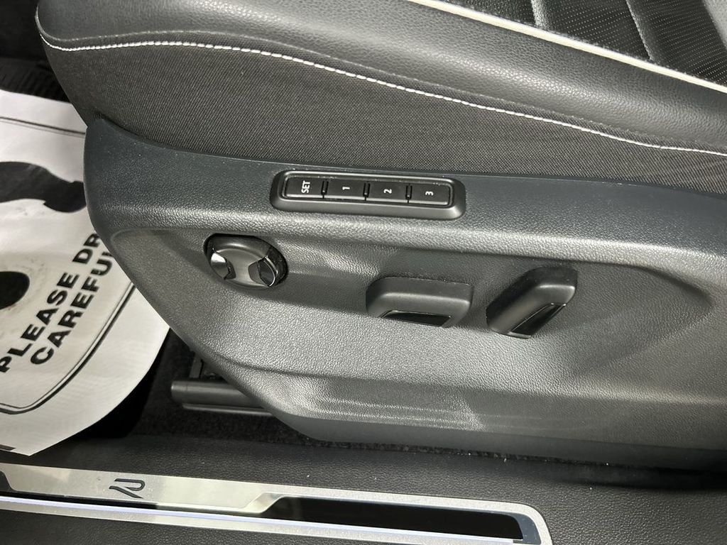 2023 Volkswagen Tiguan SEL R-LINE - Photo 10