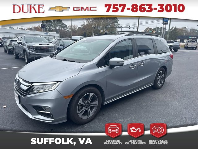 2019 Honda Odyssey Touring photo 2