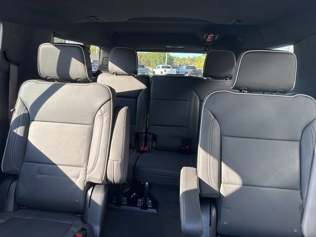 2026 Chevrolet Suburban Premier - Photo 14