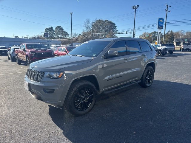 2019 Jeep Grand Cherokee Laredo photo 3
