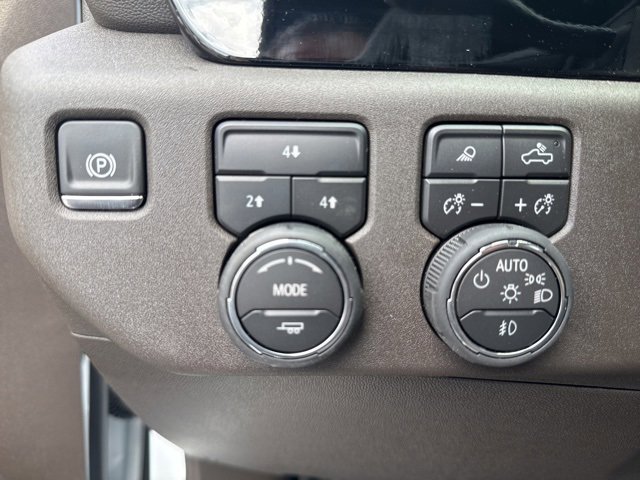 2025 Chevrolet Silverado 2500HD LT photo 3