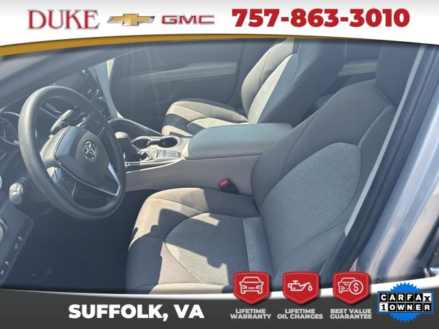 2023 Toyota Camry LE photo 3