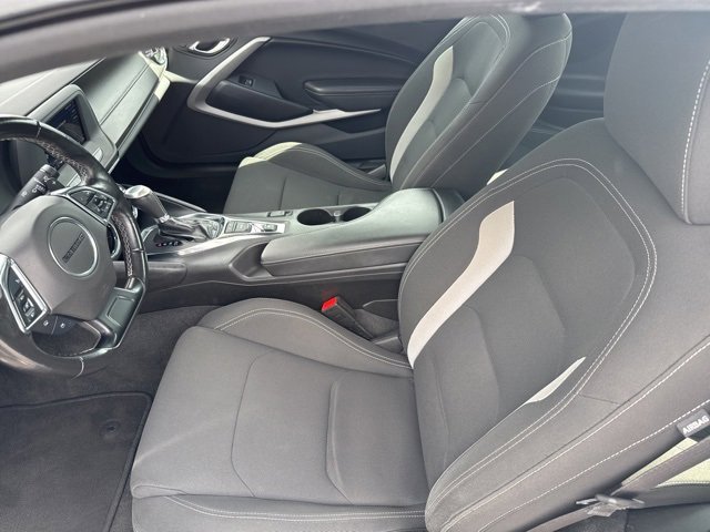 2023 Chevrolet Camaro 1LT photo 4