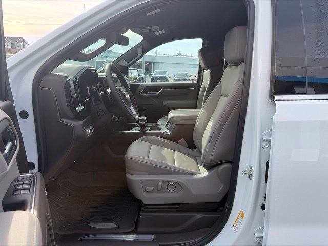 2026 GMC Sierra 1500 SLT - Photo 7