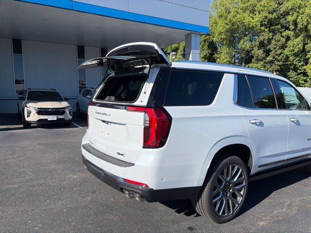 2027 GMC Yukon Denali Ultimate - Photo 8
