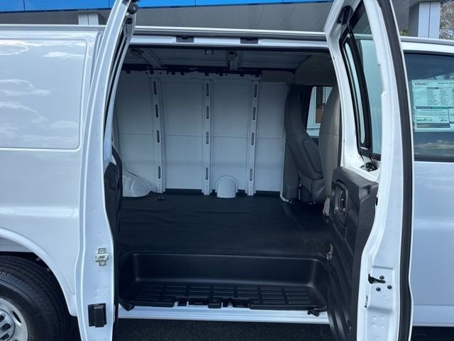 2026 GMC Savana Cargo Work Van - Photo 16