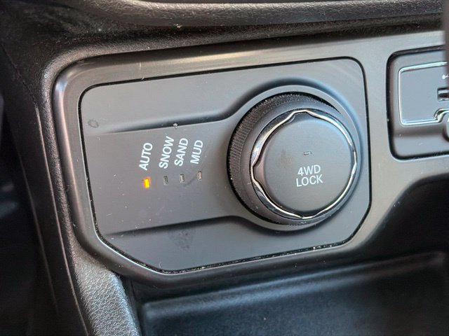 Used 2021 Jeep Renegade Latitude with VIN ZACNJDBB8MPN09887 for sale in Suffolk, VA