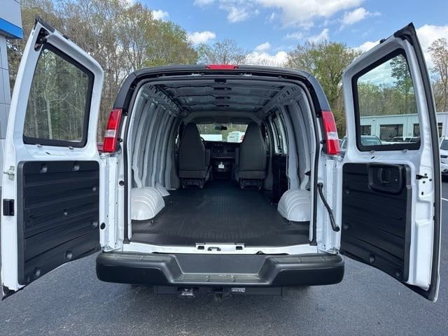 2026 GMC Savana Cargo Work Van - Photo 14