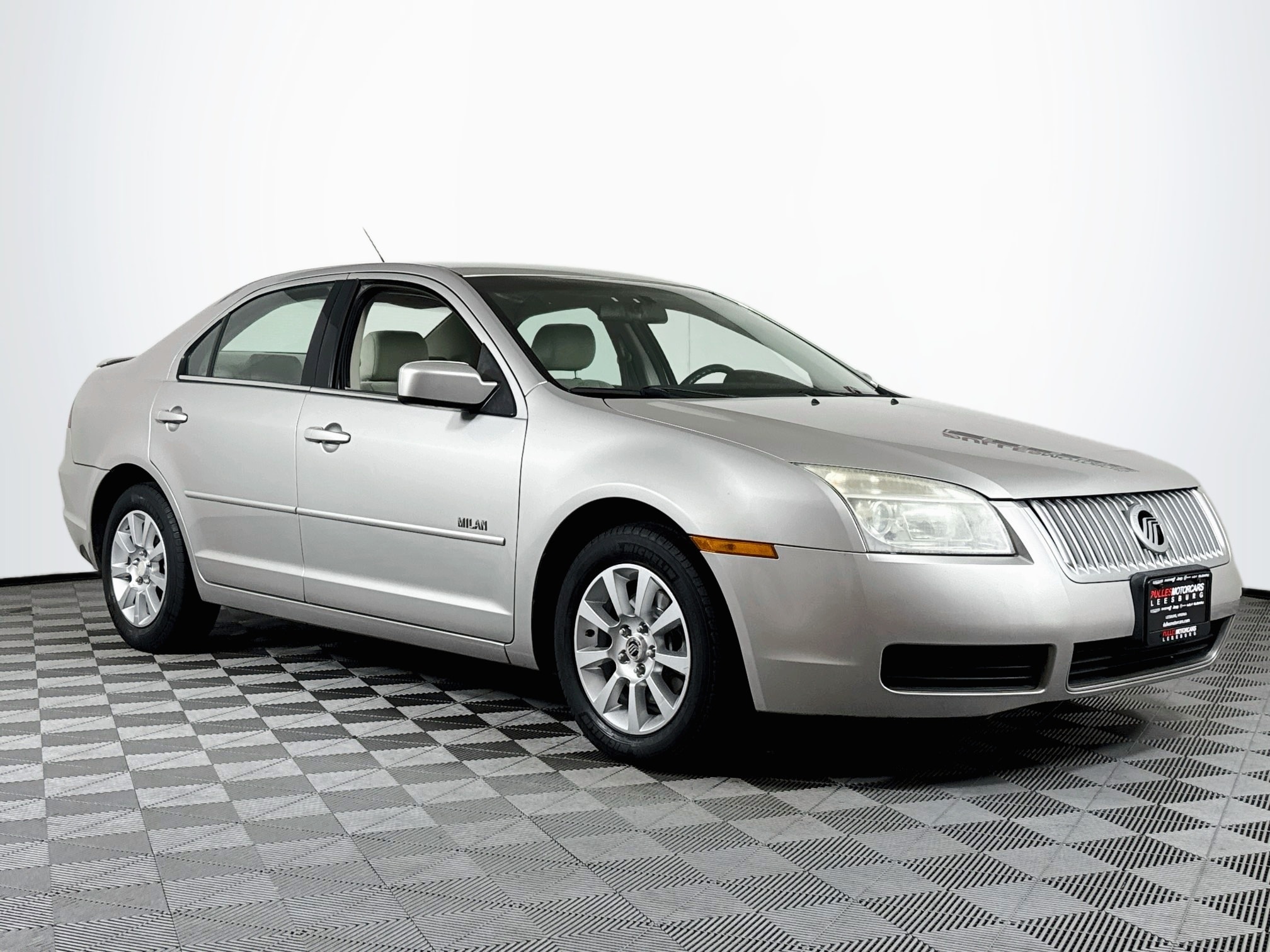 Satellite Silver Clear-Coat Metallic 2007 Mercury Milan Sedan Front-Wheel Drive 6-Speed Automatic
