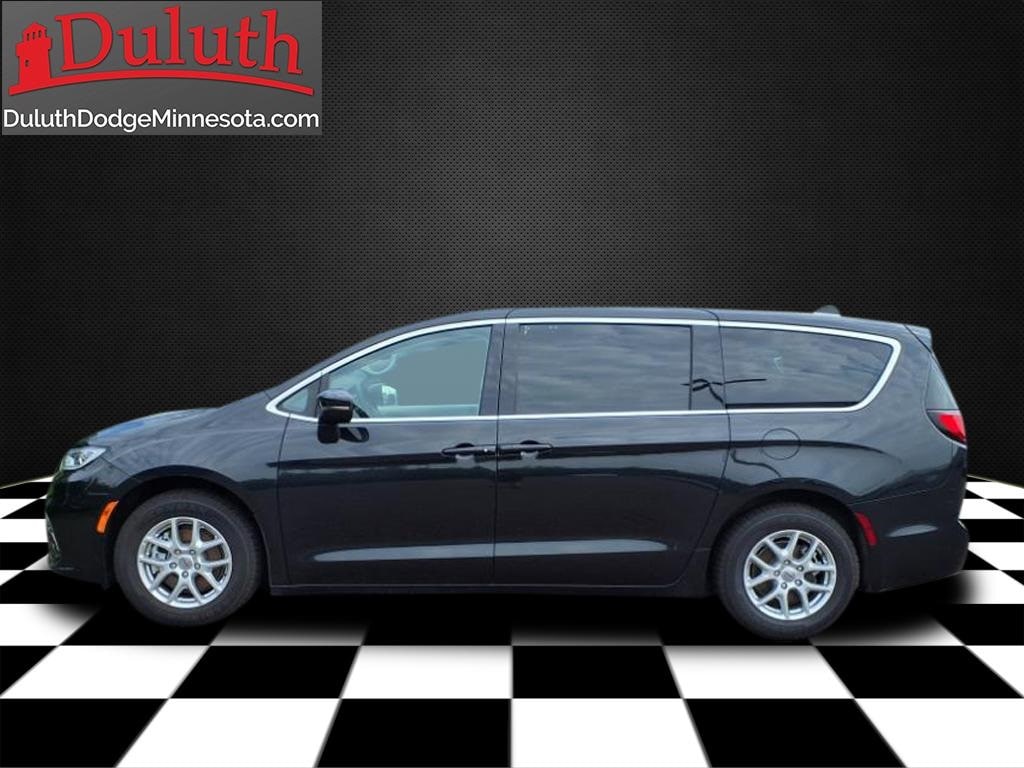 Used 2023 Chrysler Pacifica Touring L with VIN 2C4RC1BGXPR566777 for sale in Duluth, Minnesota