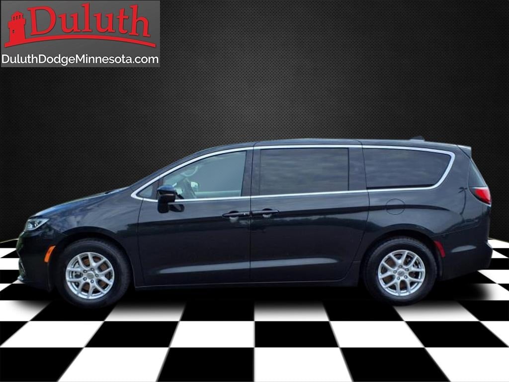 Used 2023 Chrysler Pacifica Touring L with VIN 2C4RC1BG9PR627973 for sale in Duluth, Minnesota