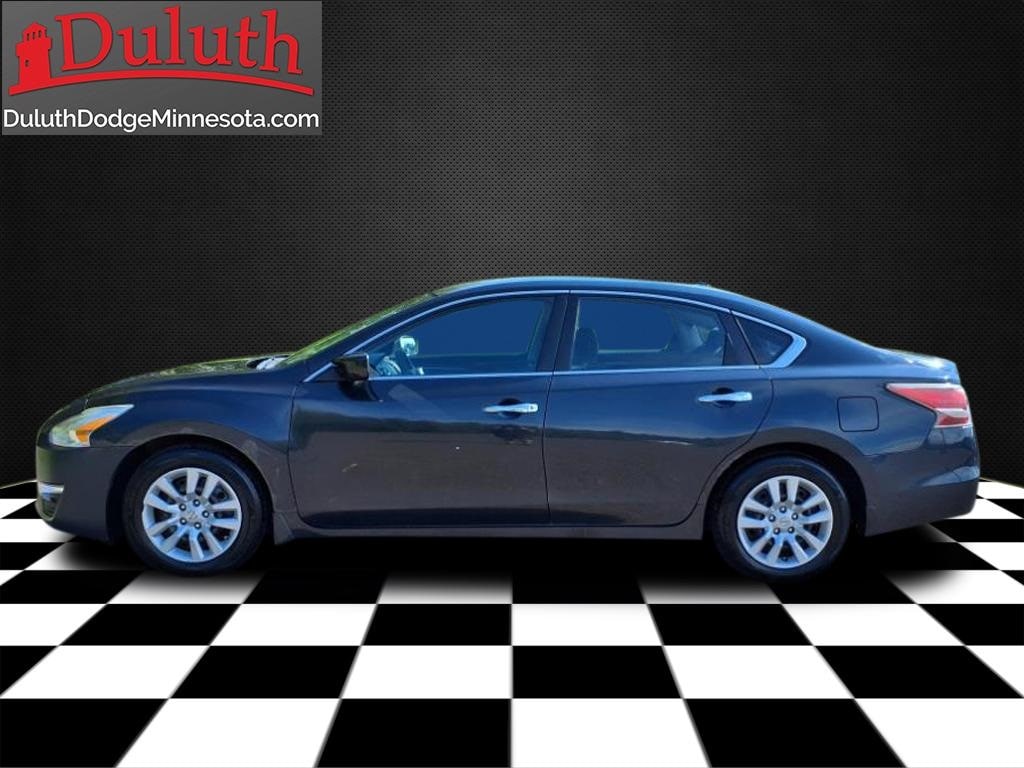 Used 2015 Nissan Altima S with VIN 1N4AL3AP8FN332696 for sale in Duluth, Minnesota