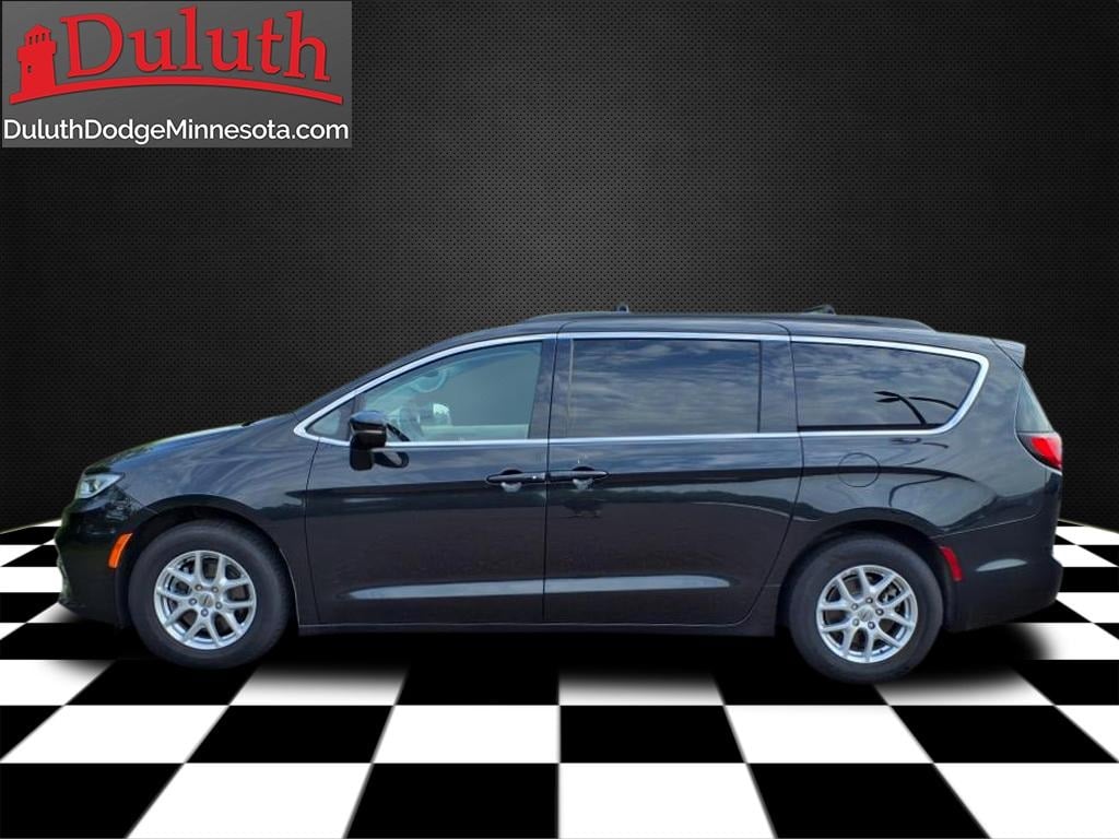 Used 2022 Chrysler Pacifica Touring L with VIN 2C4RC1BG9NR233564 for sale in Duluth, Minnesota
