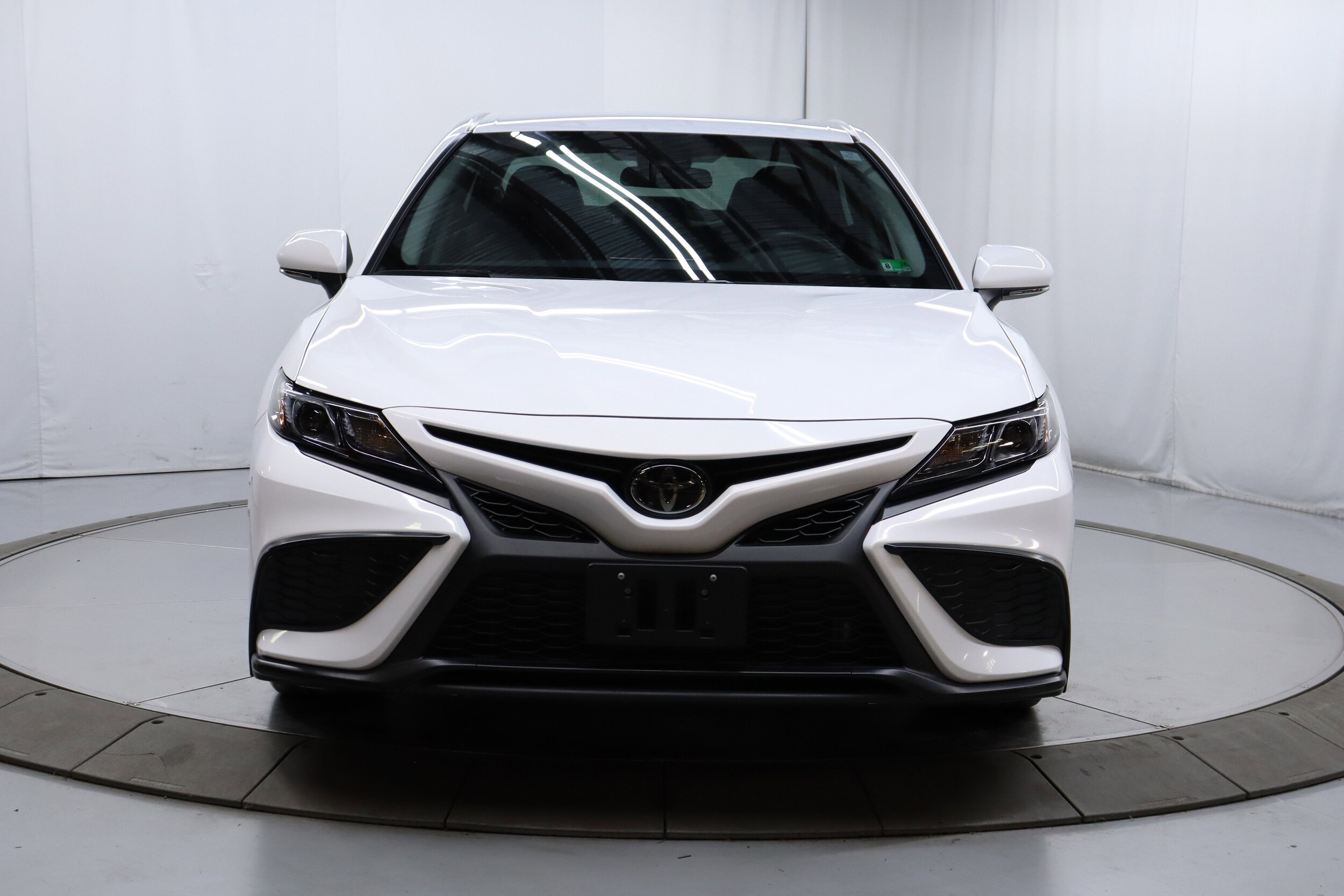 2024 Toyota Camry SE photo 3