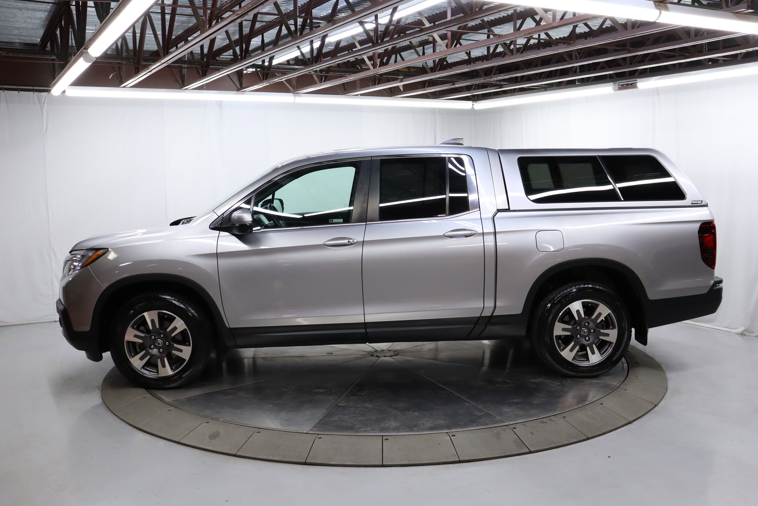 2019 Honda Ridgeline RTL-T photo 3