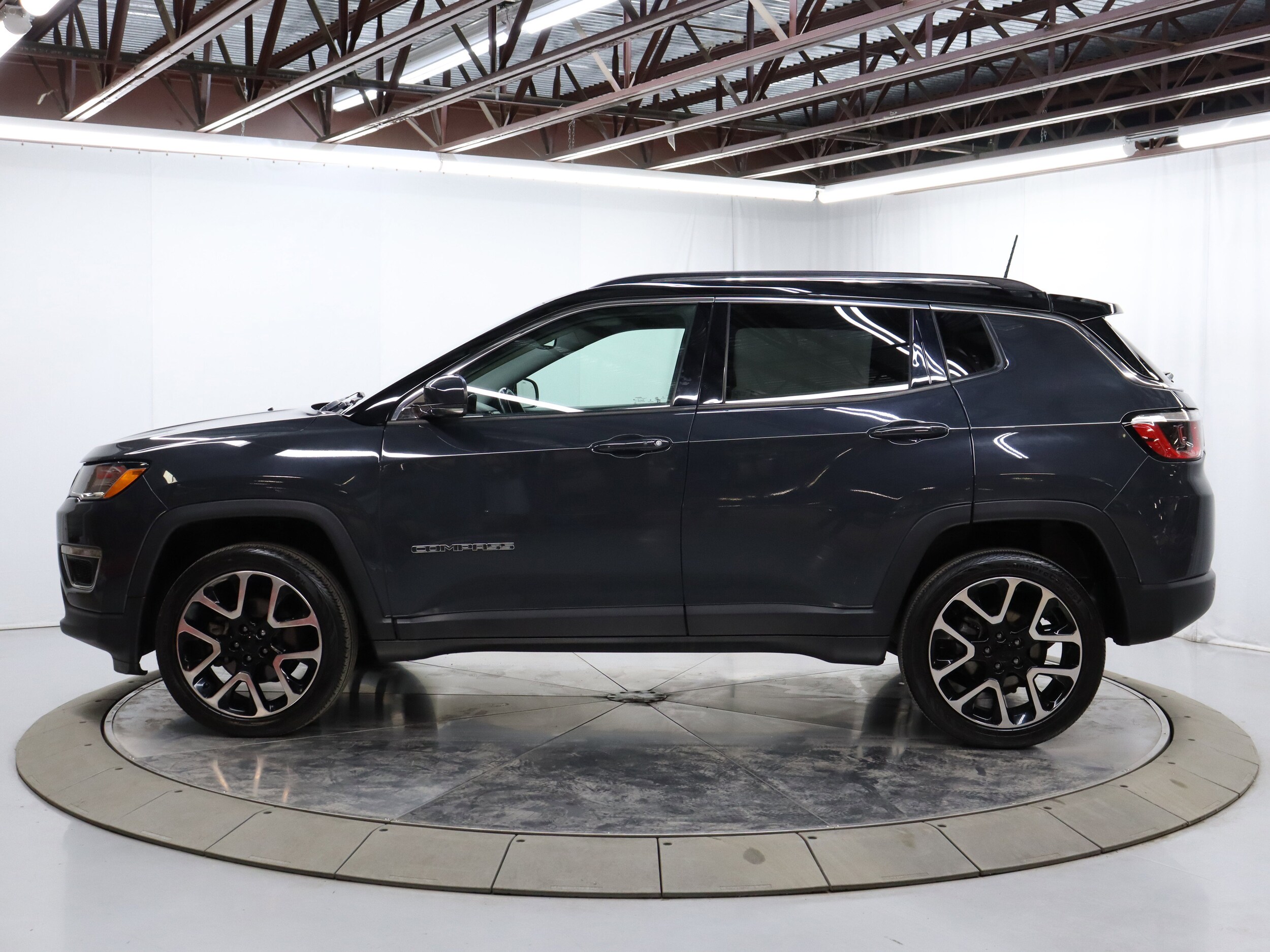 2018 Jeep Compass Limited photo 2