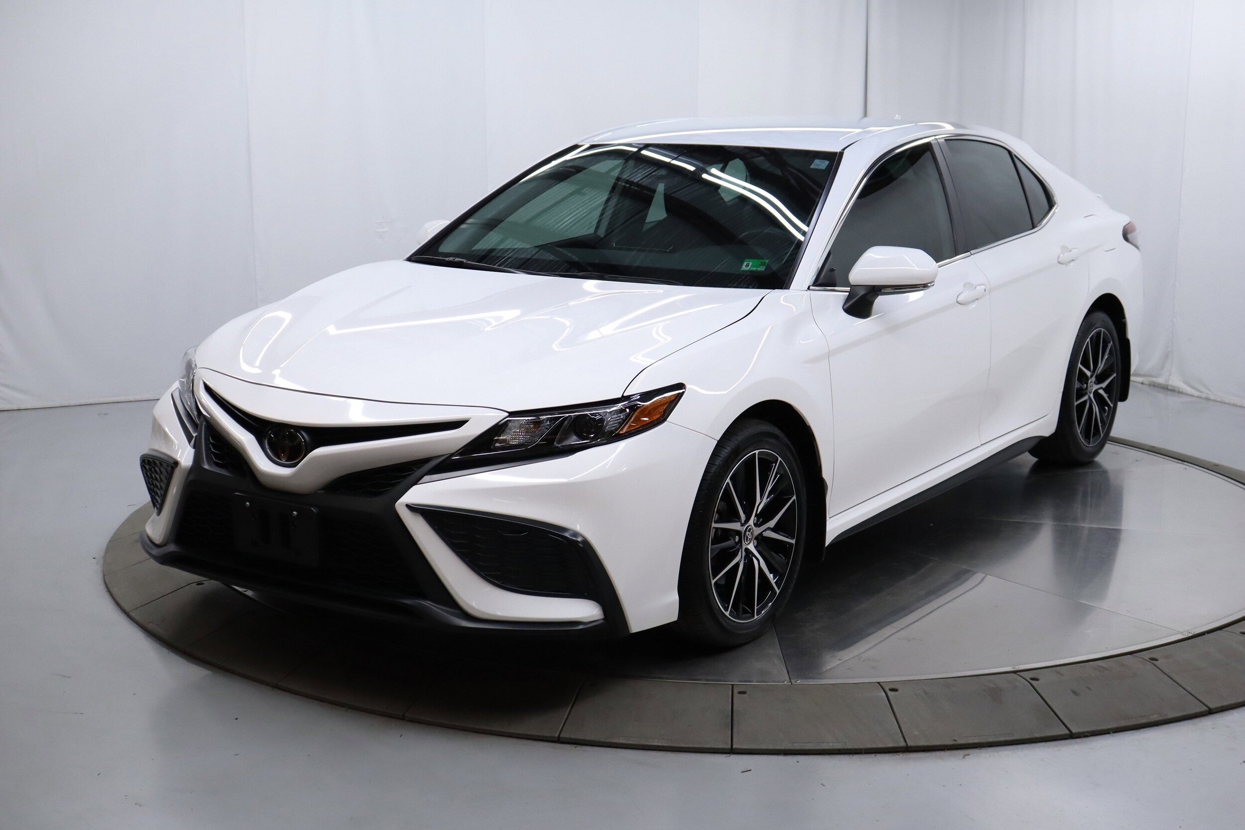 2024 Toyota Camry SE photo 2