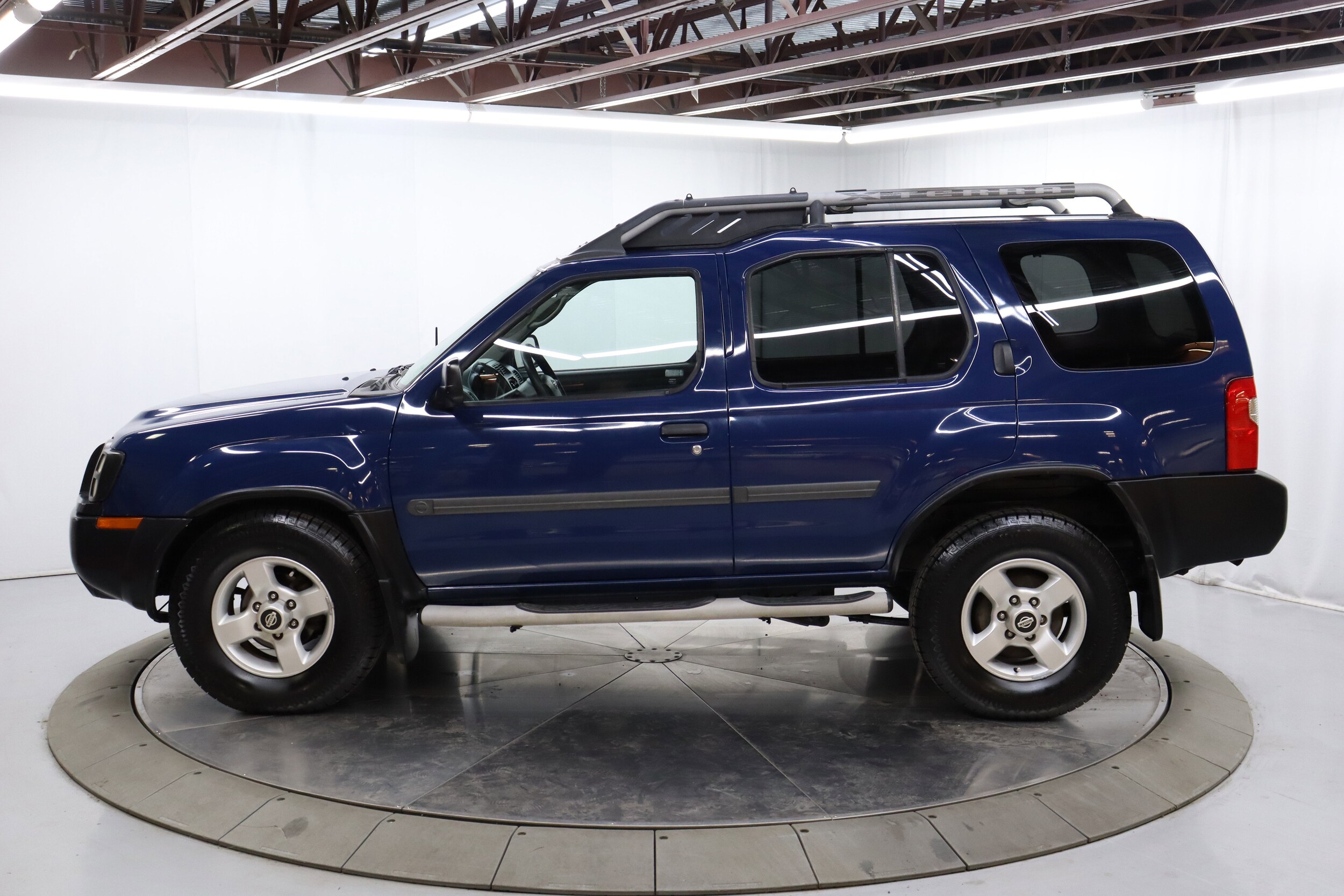 2004 Nissan Xterra XE photo 2