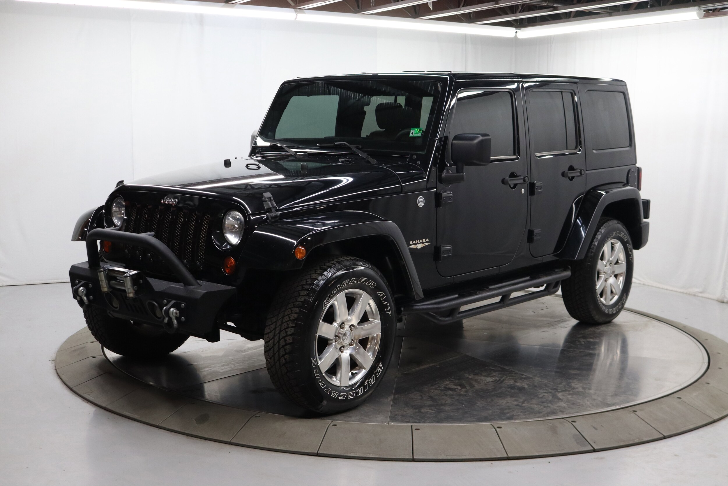 2012 Jeep Wrangler Unlimited Sahara photo 2