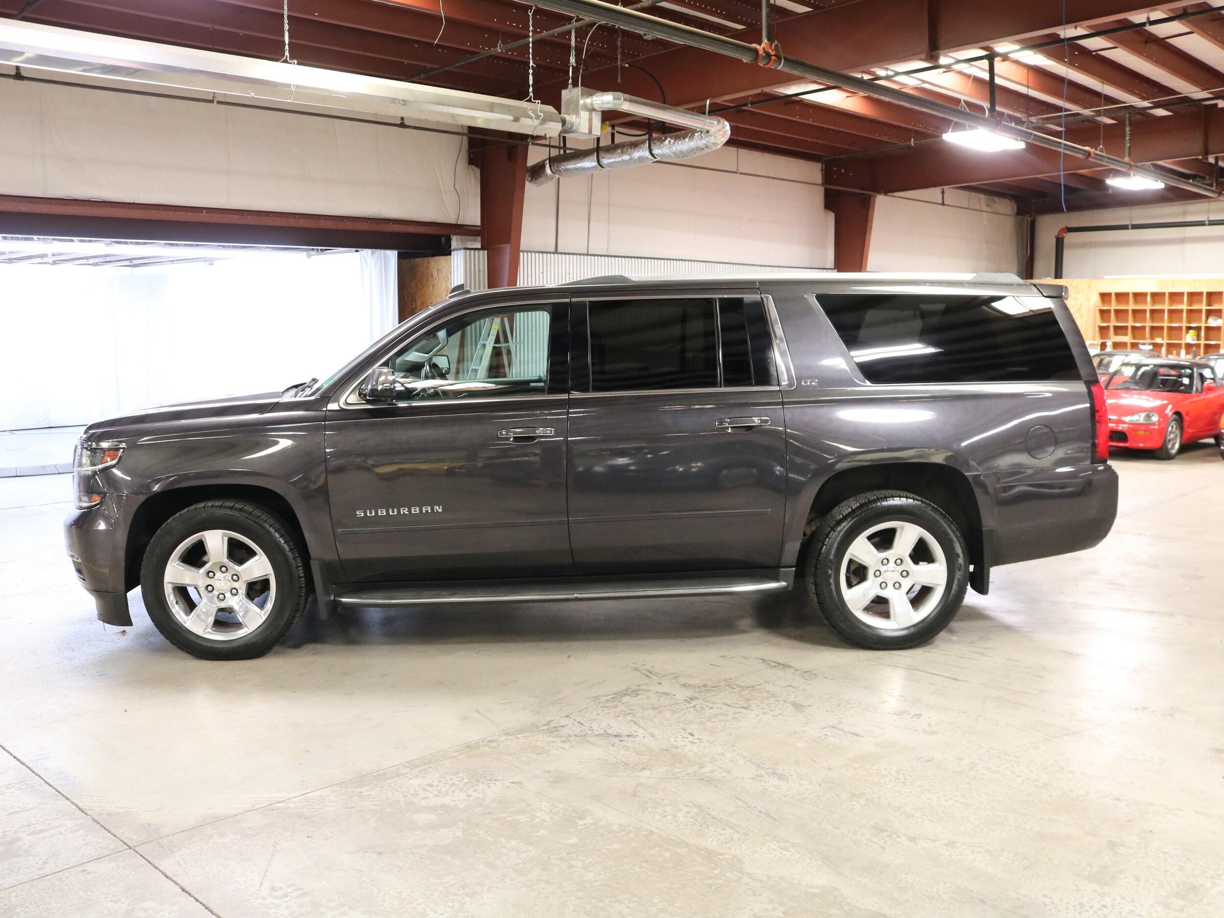 2015 Chevrolet Suburban 1500 LTZ photo 4