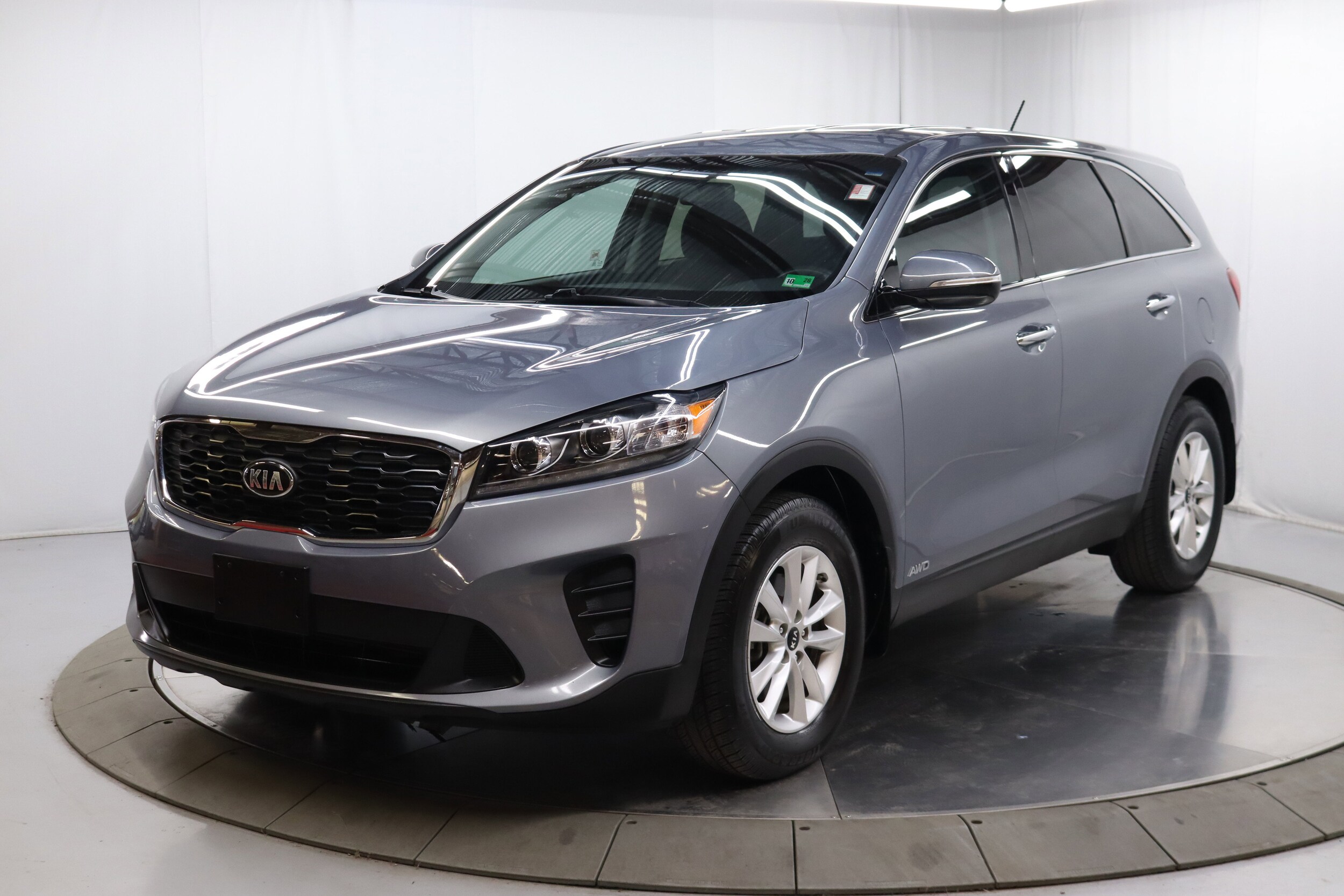 2020 Kia Sorento LX photo 2