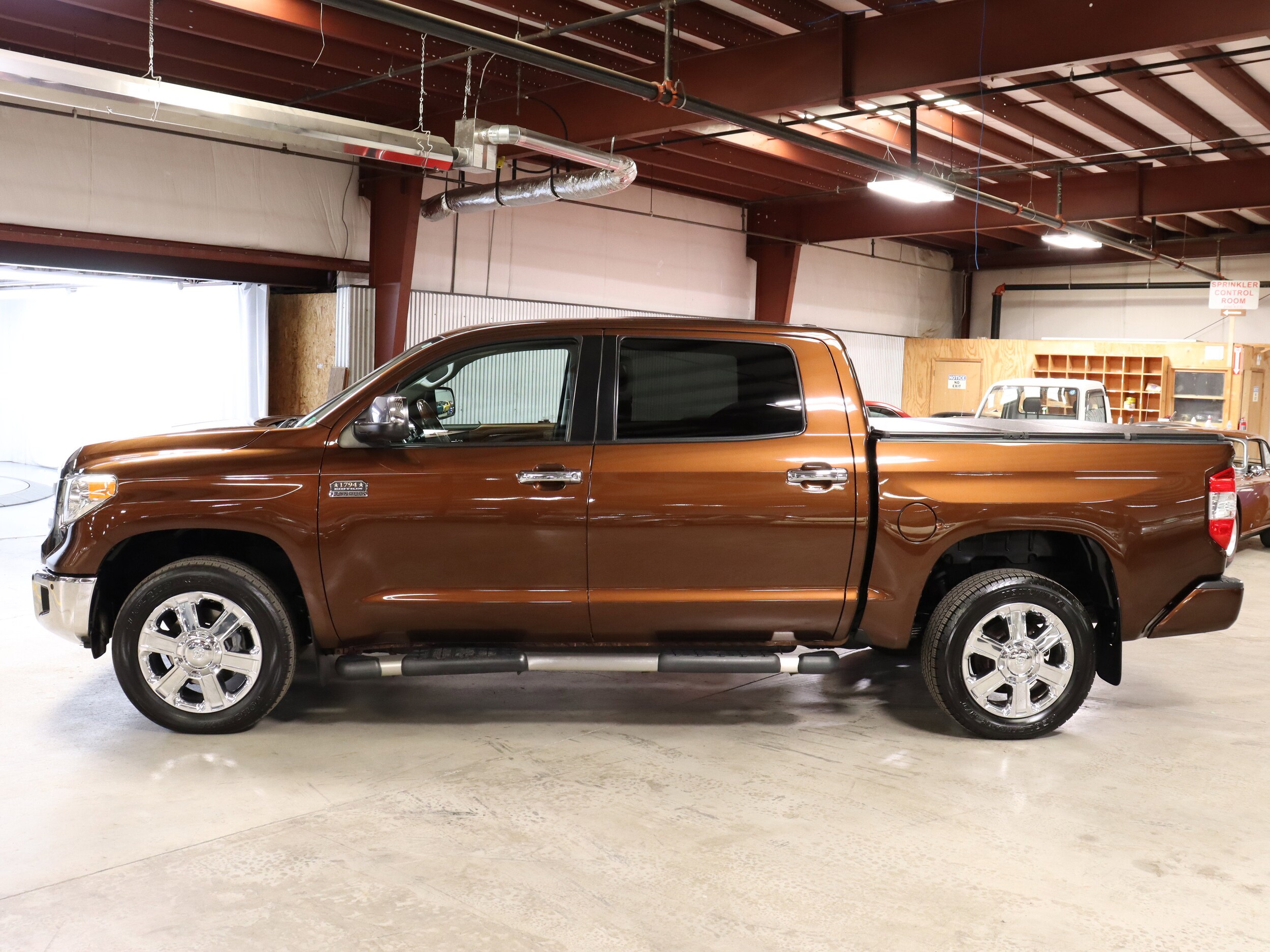 2014 Toyota Tundra Platinum photo 4