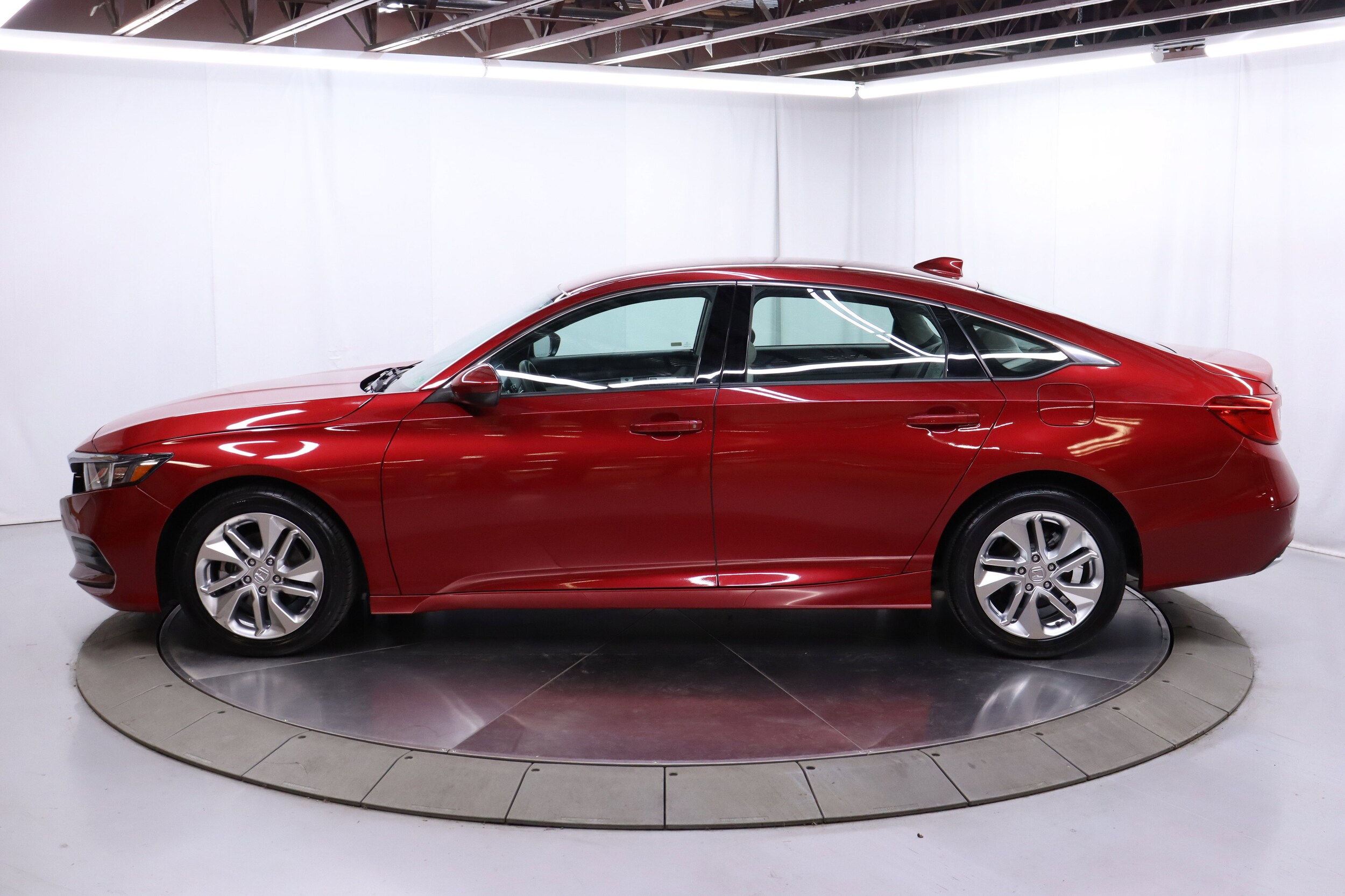 2018 Honda Accord LX photo 4