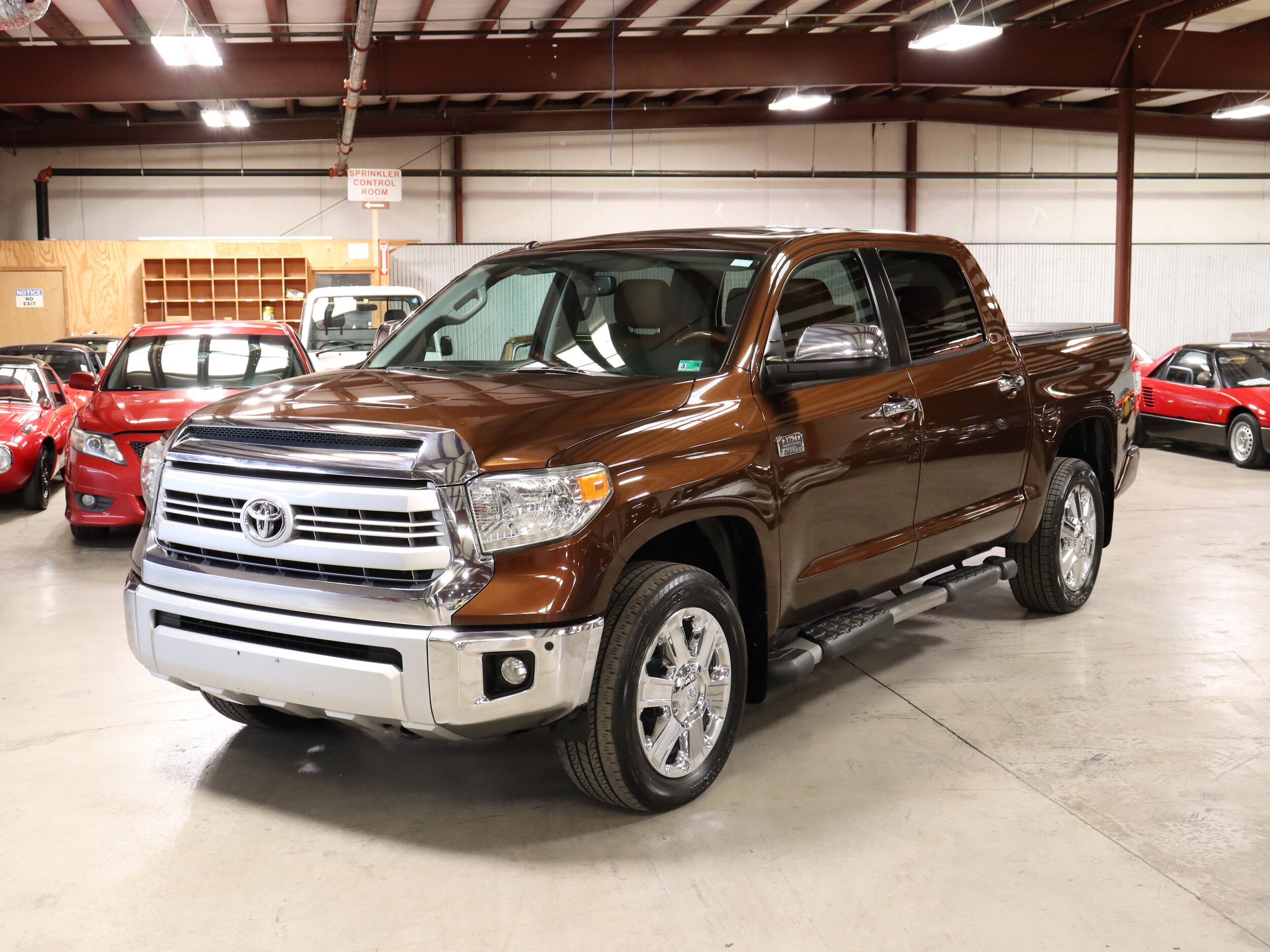 2014 Toyota Tundra Platinum photo 2