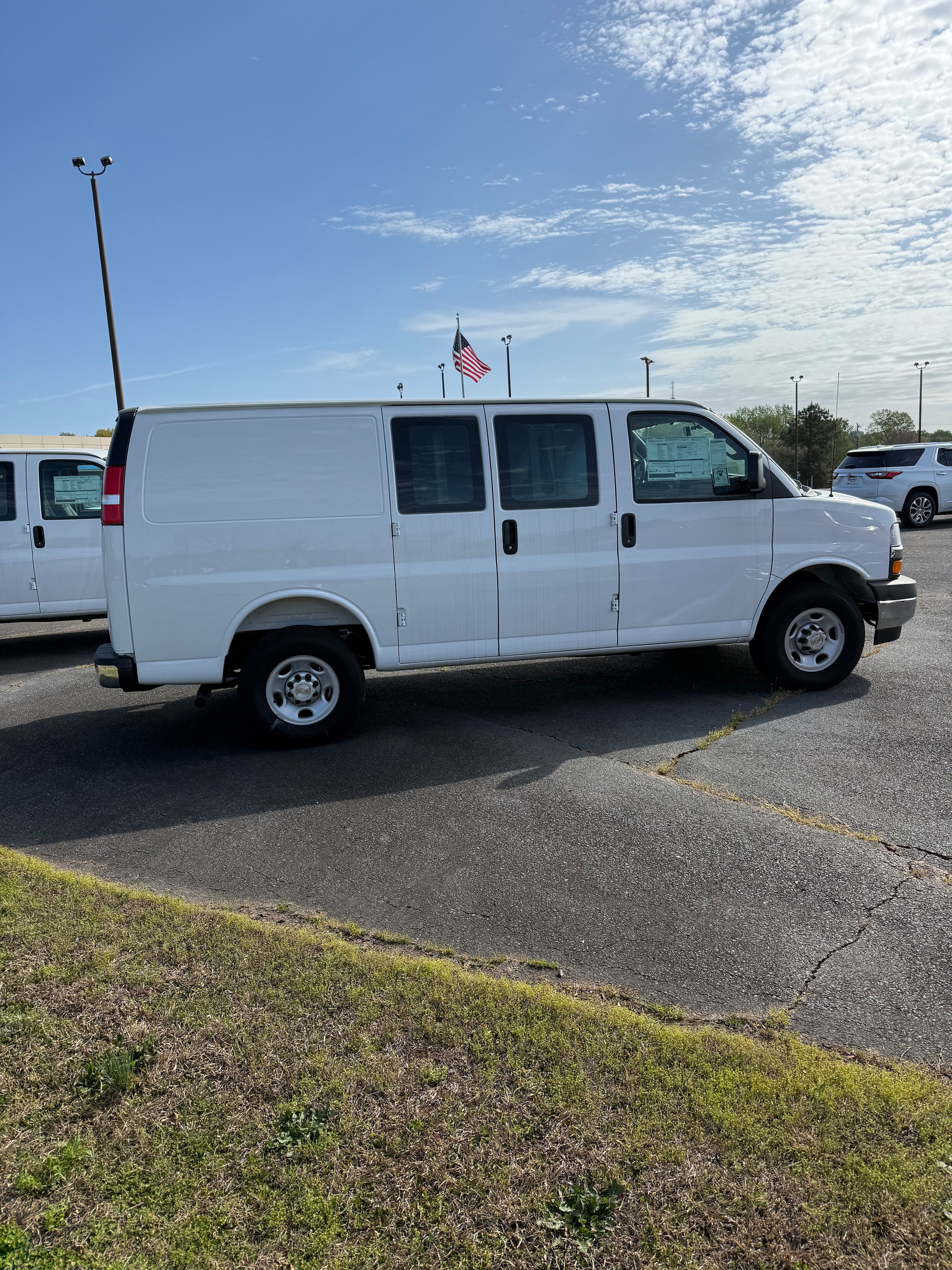 2025 Chevrolet Express Cargo Work Van - Photo 8