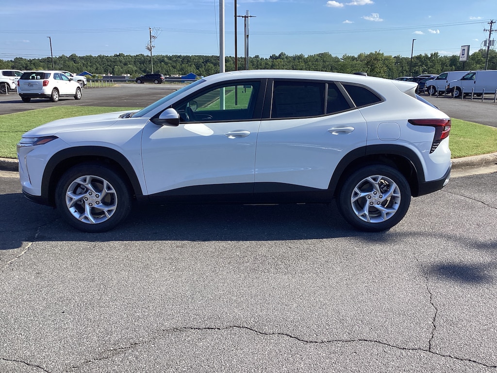 New 2026 Chevrolet Trax LS SUV