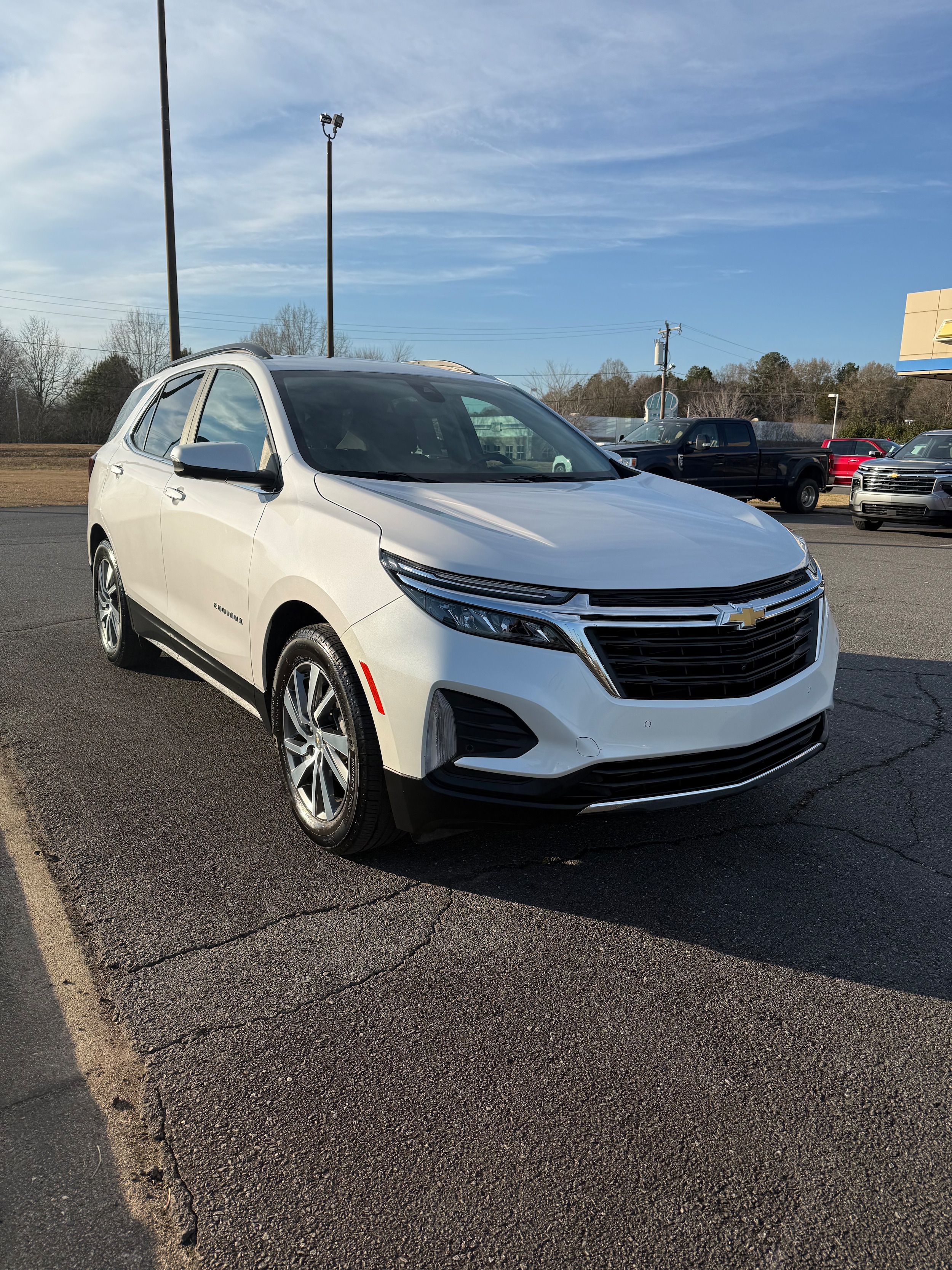 2022 Chevrolet Equinox LT's photo