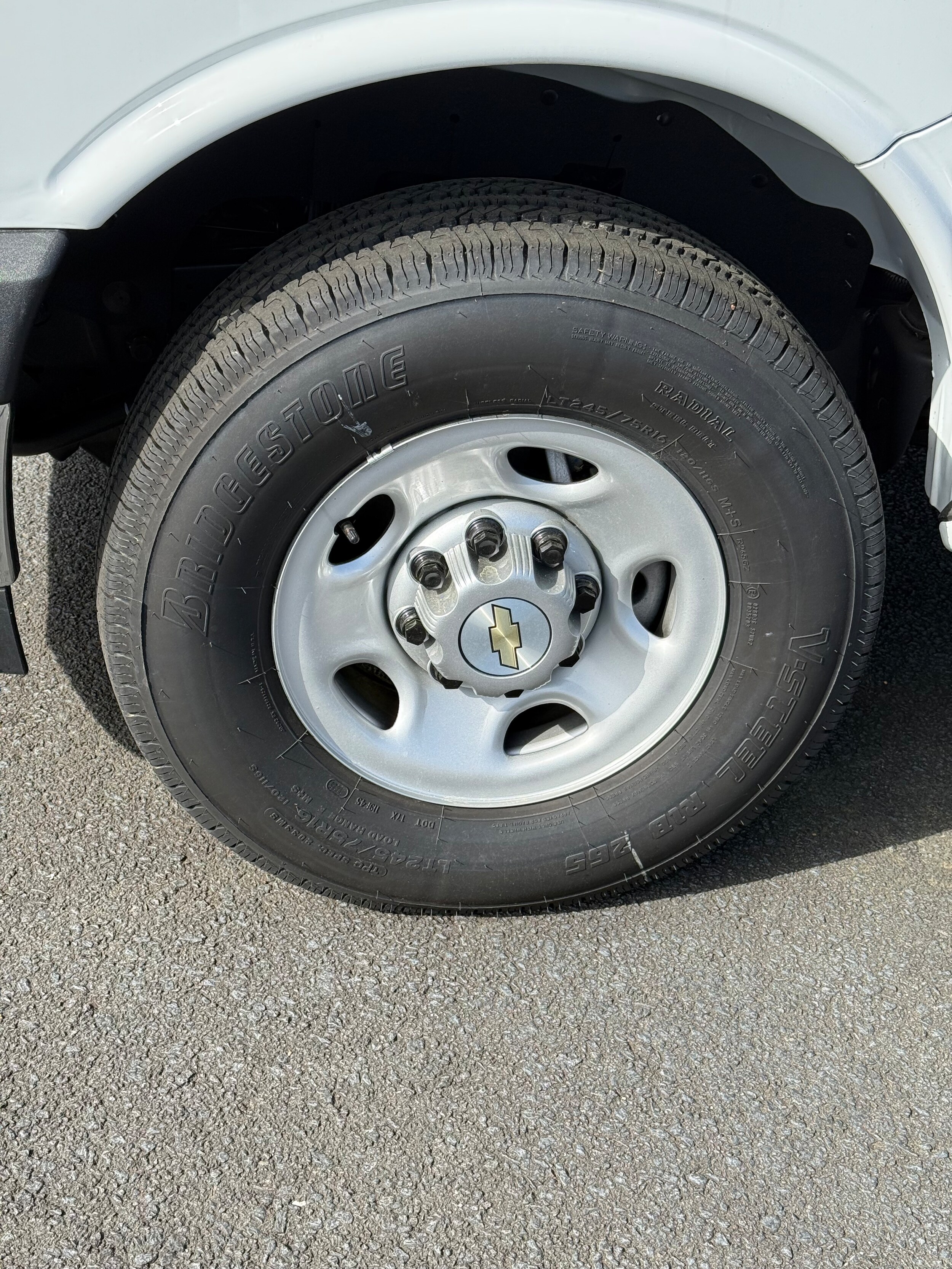 2025 Chevrolet Express Cargo Work Van - Photo 9