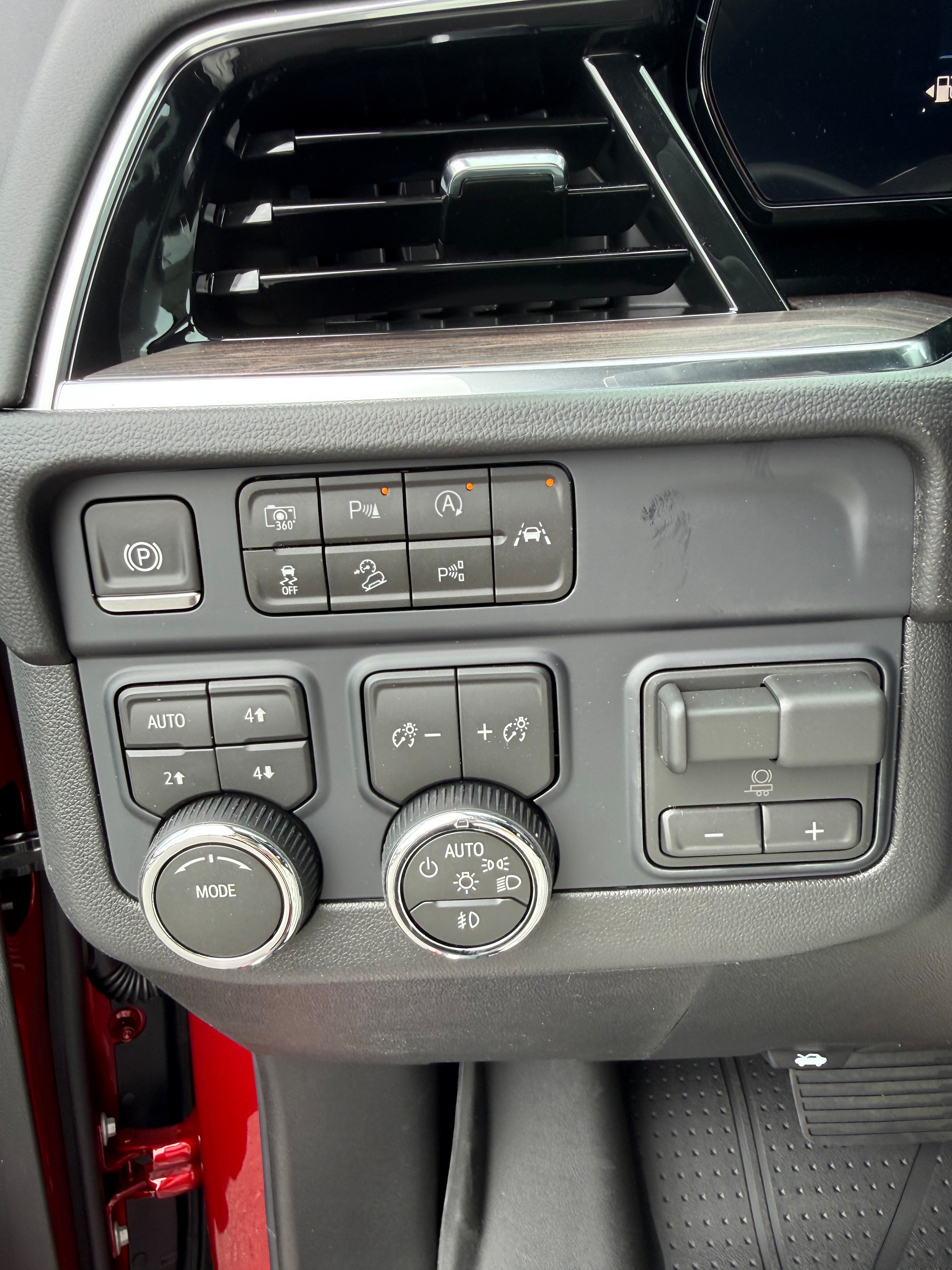 2026 Chevrolet Tahoe LT - Photo 21