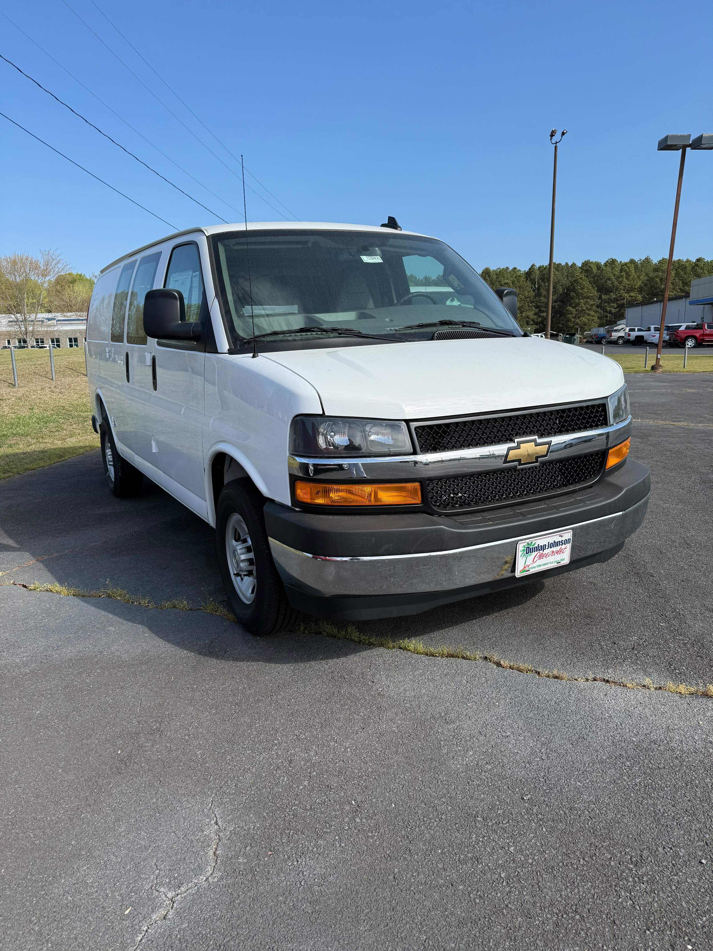 2025 Chevrolet Express 2500 Work Van HD's photo