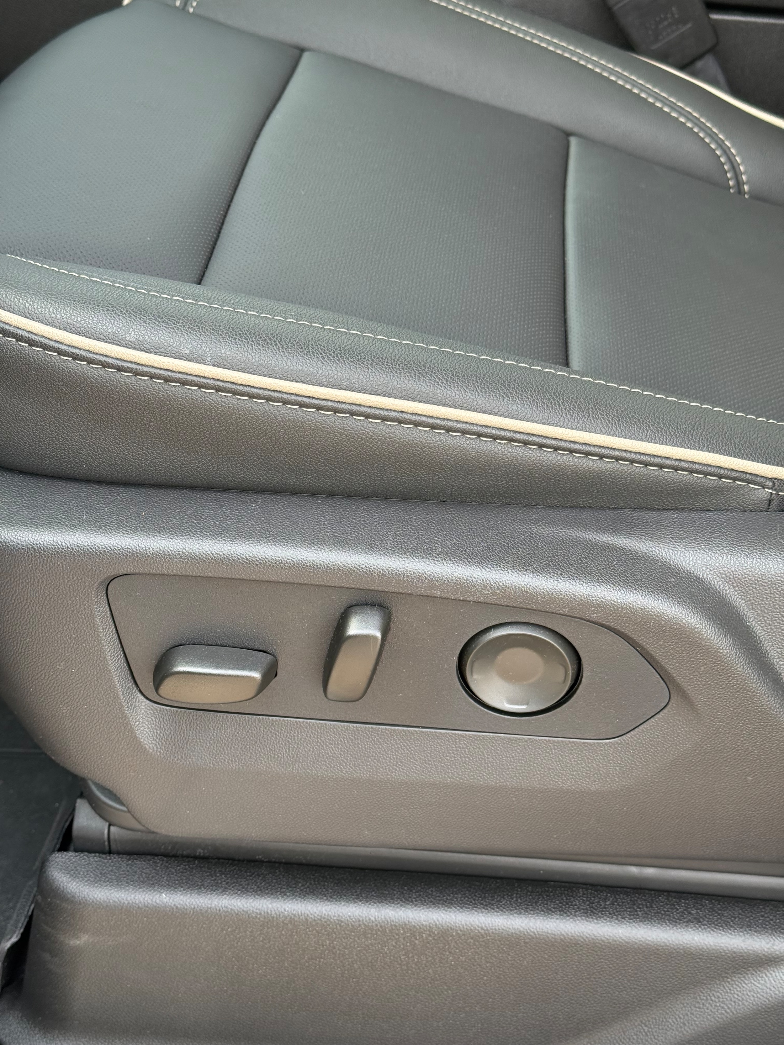 2026 Chevrolet Tahoe Premier - Photo 12