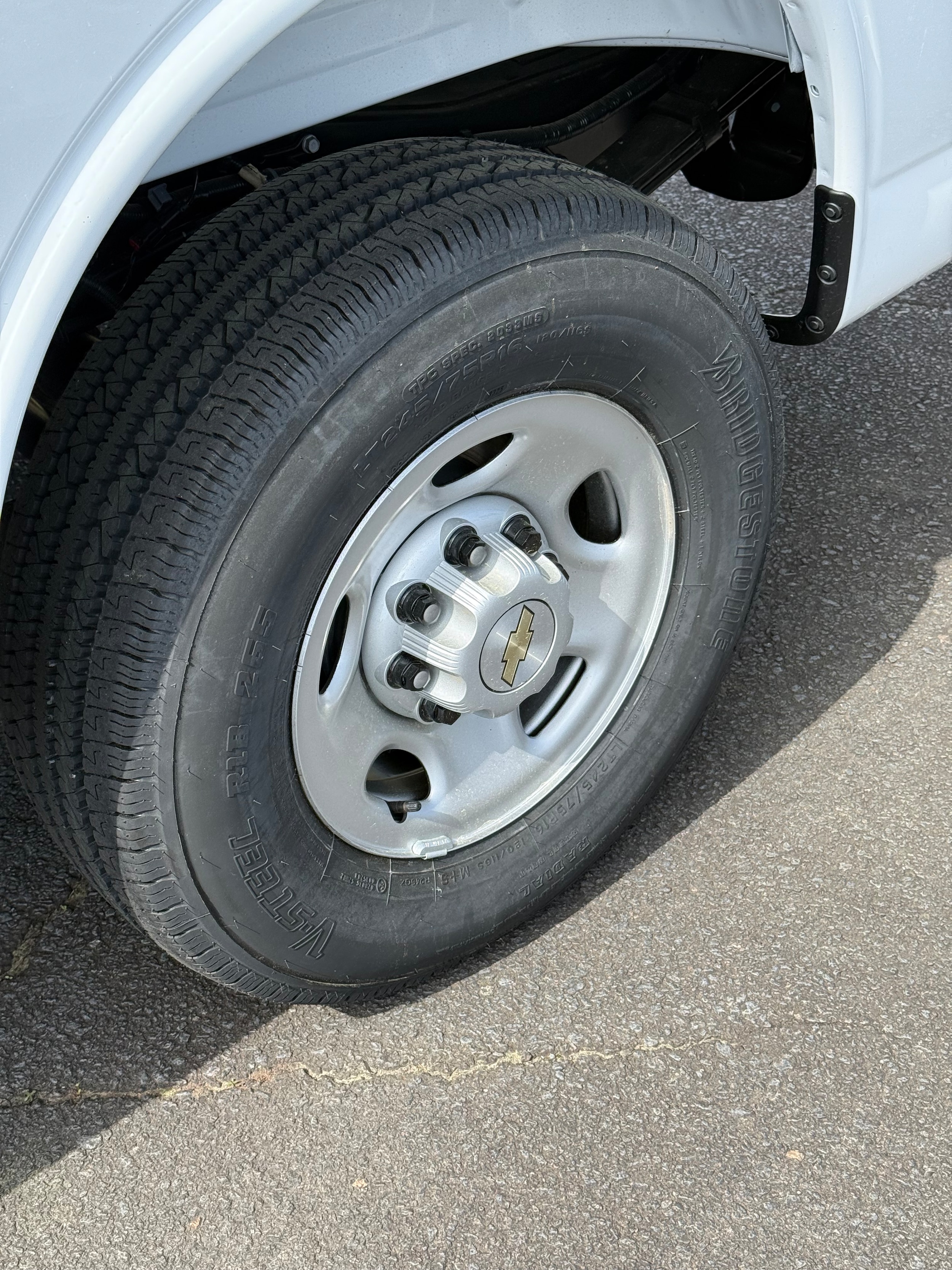2025 Chevrolet Express Cargo Work Van - Photo 9