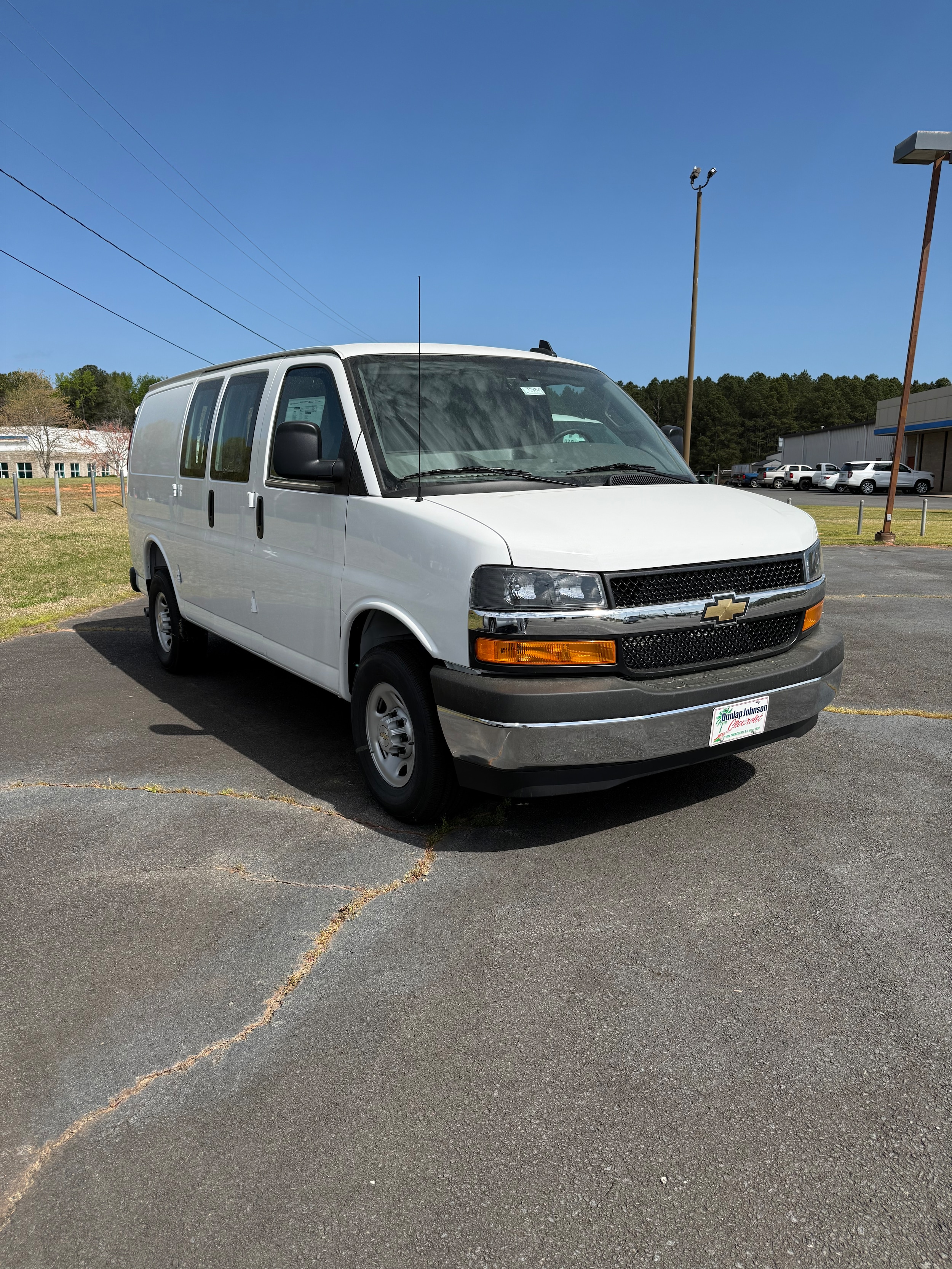 2025 Chevrolet Express 2500 Work Van HD's photo