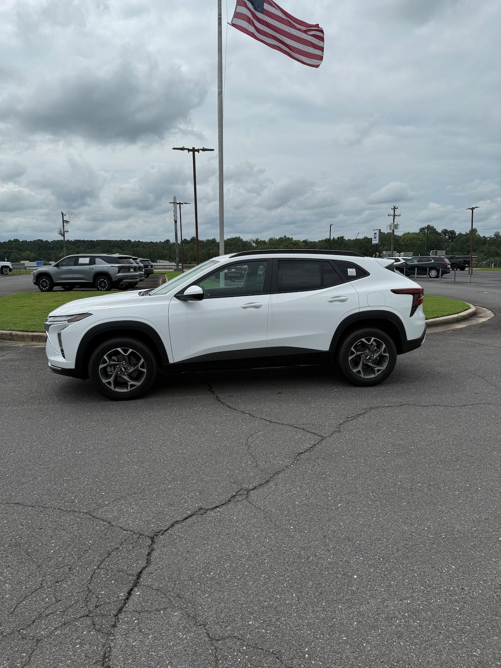 New 2025 Chevrolet Trax LT SUV