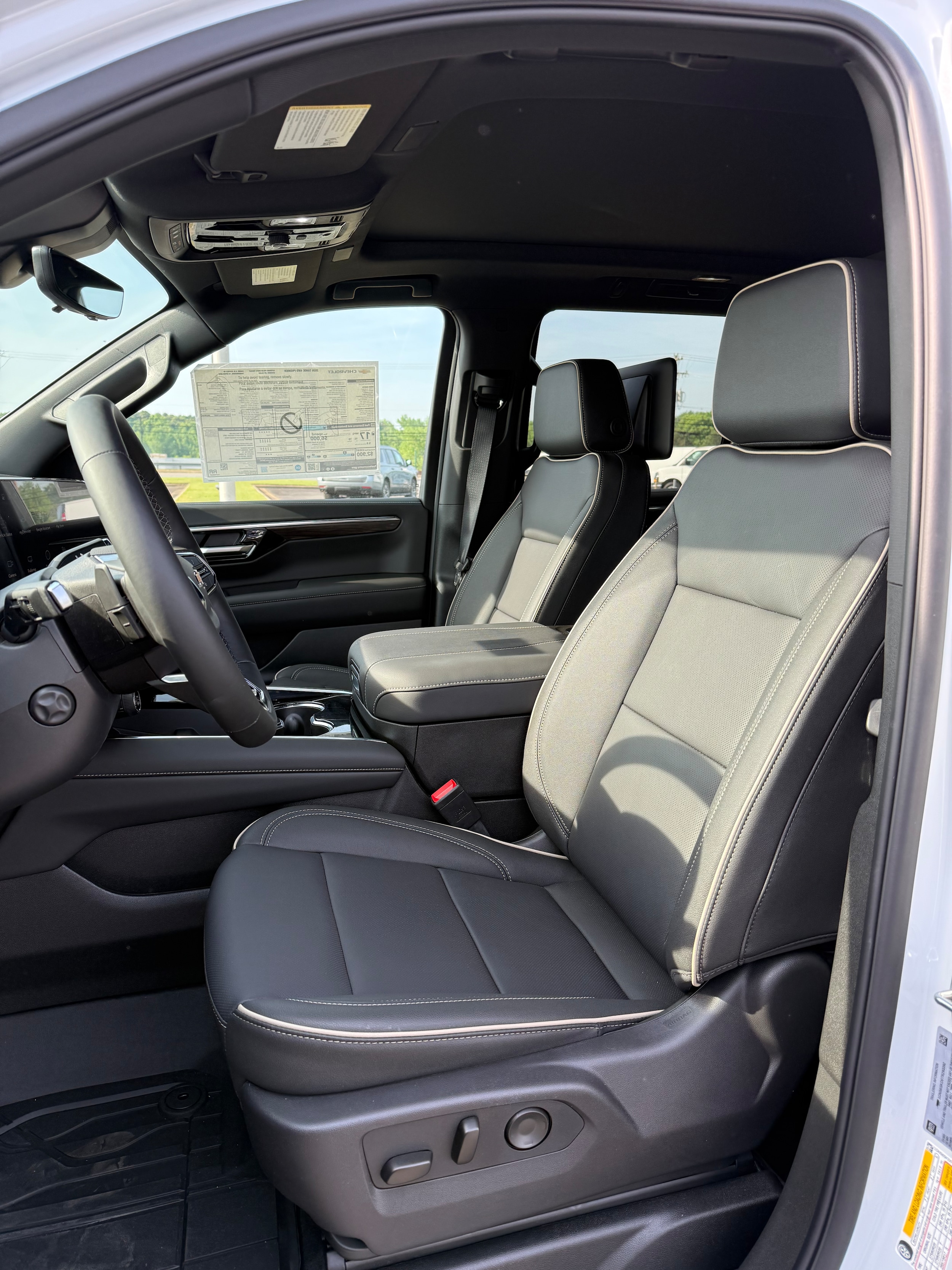 2026 Chevrolet Tahoe Premier - Photo 11