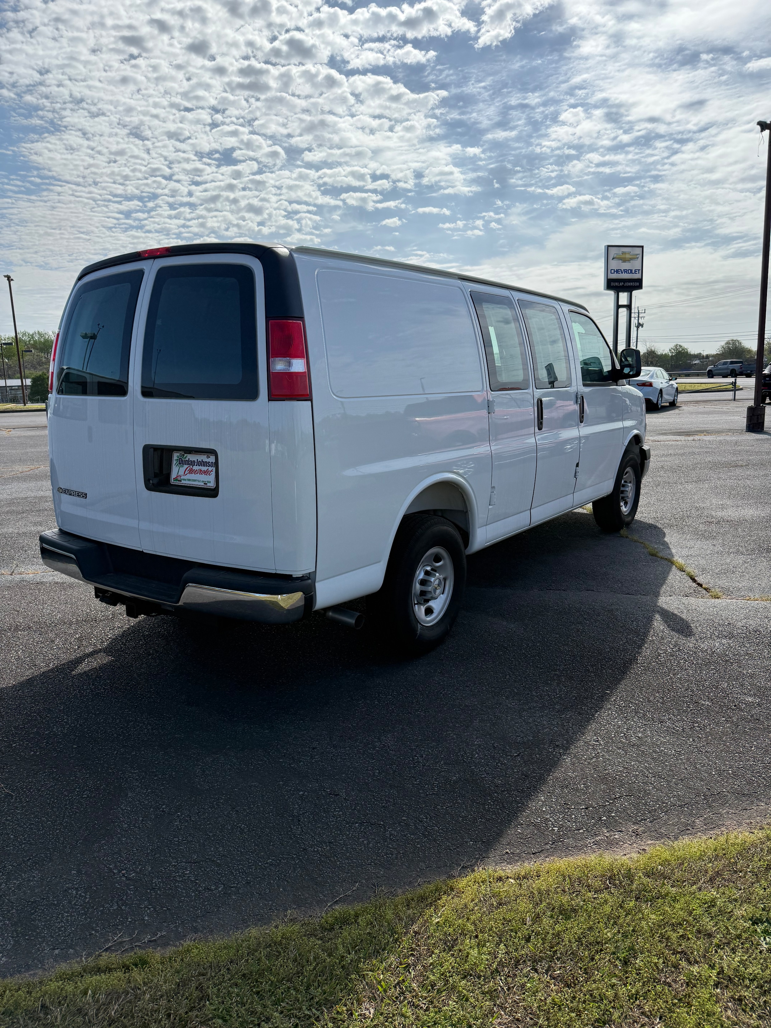 2025 Chevrolet Express Cargo Work Van - Photo 7