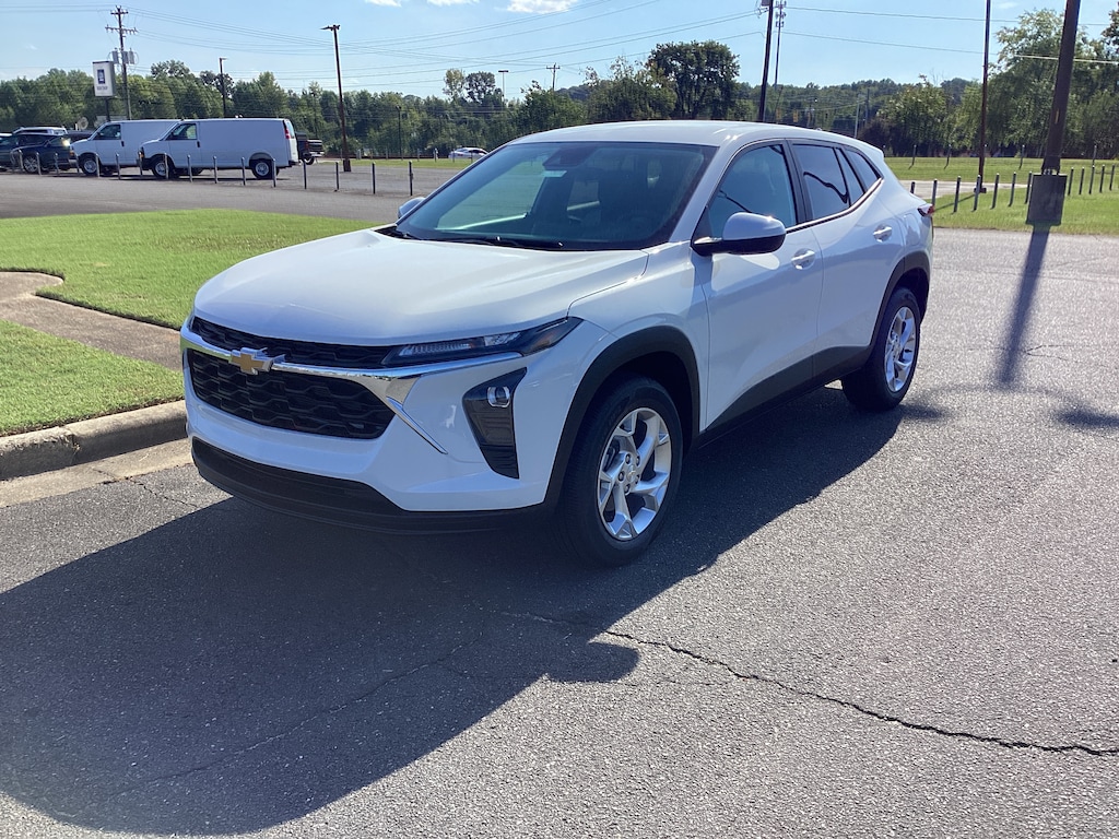 New 2026 Chevrolet Trax LS SUV