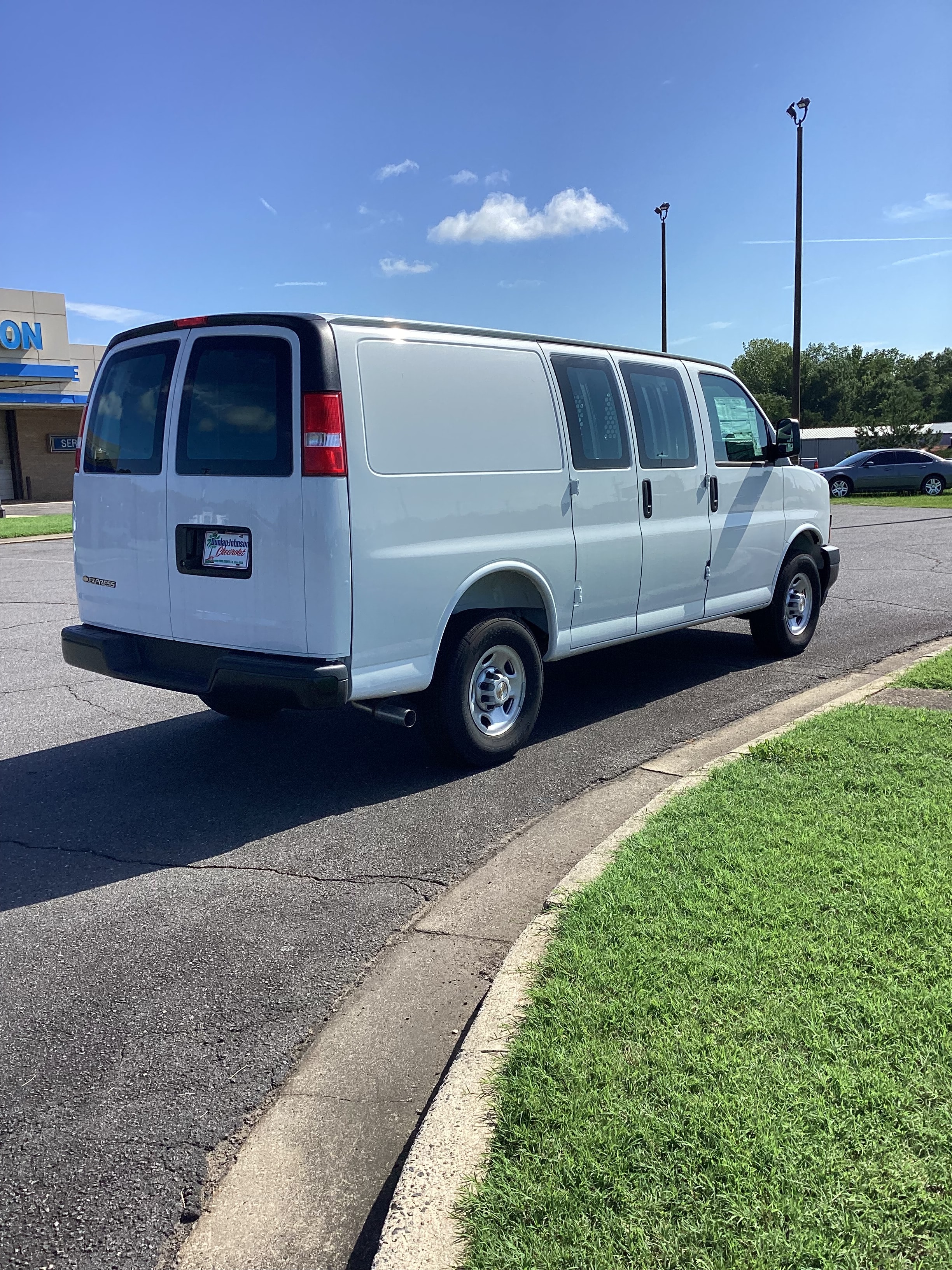2025 Chevrolet Express Cargo Work Van - Photo 7