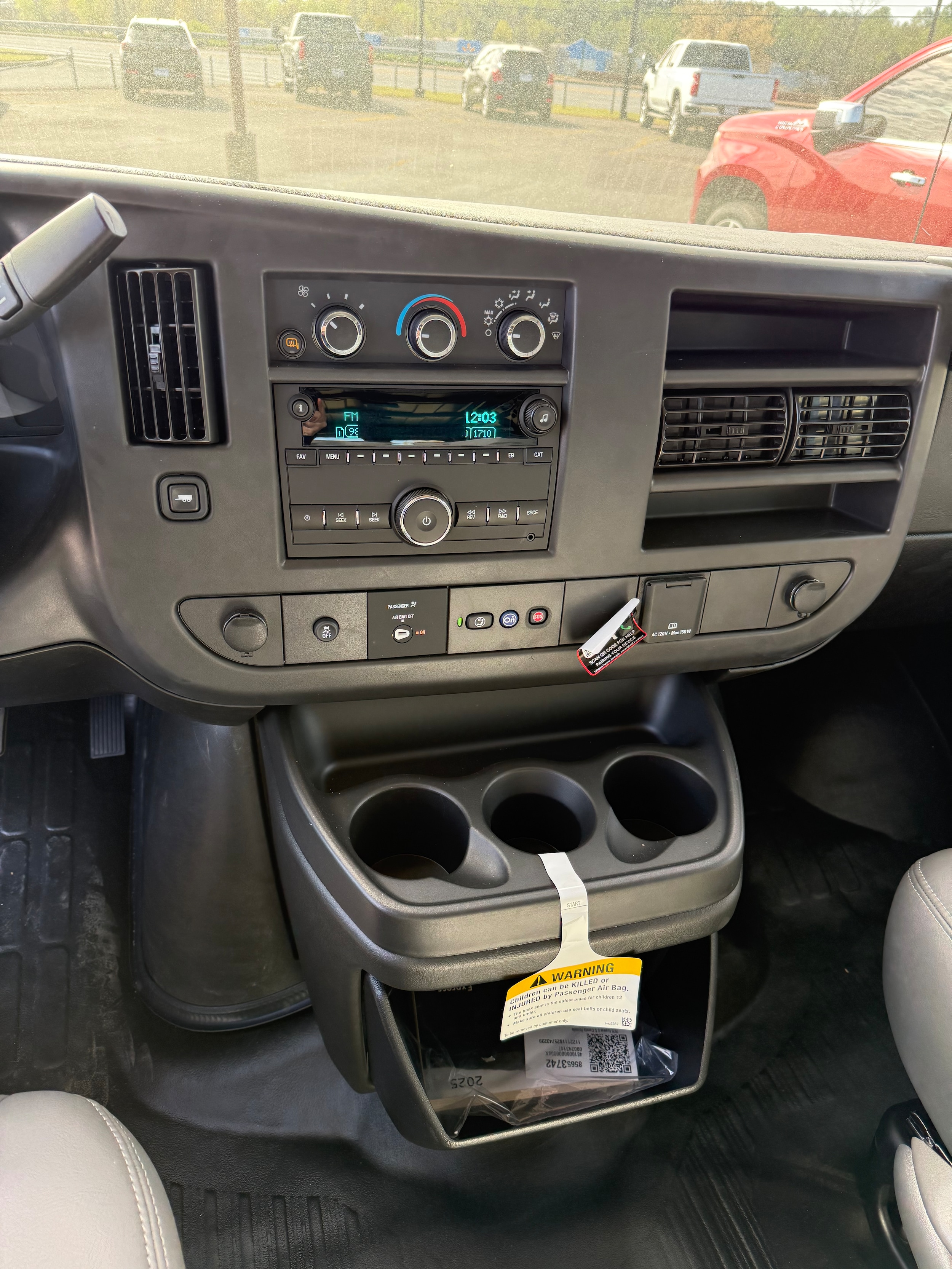 2025 Chevrolet Express Cargo Work Van - Photo 12