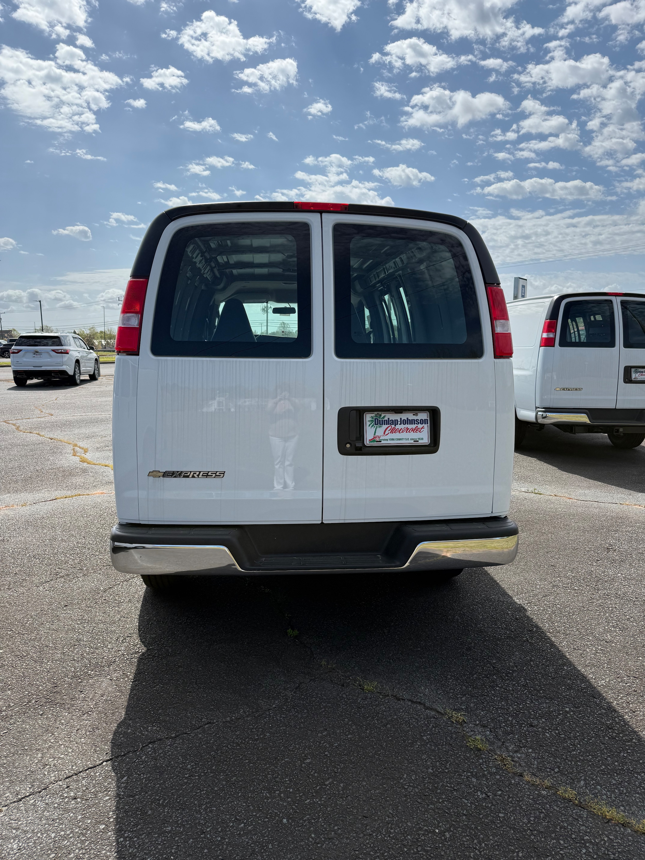 2025 Chevrolet Express Cargo Work Van - Photo 6