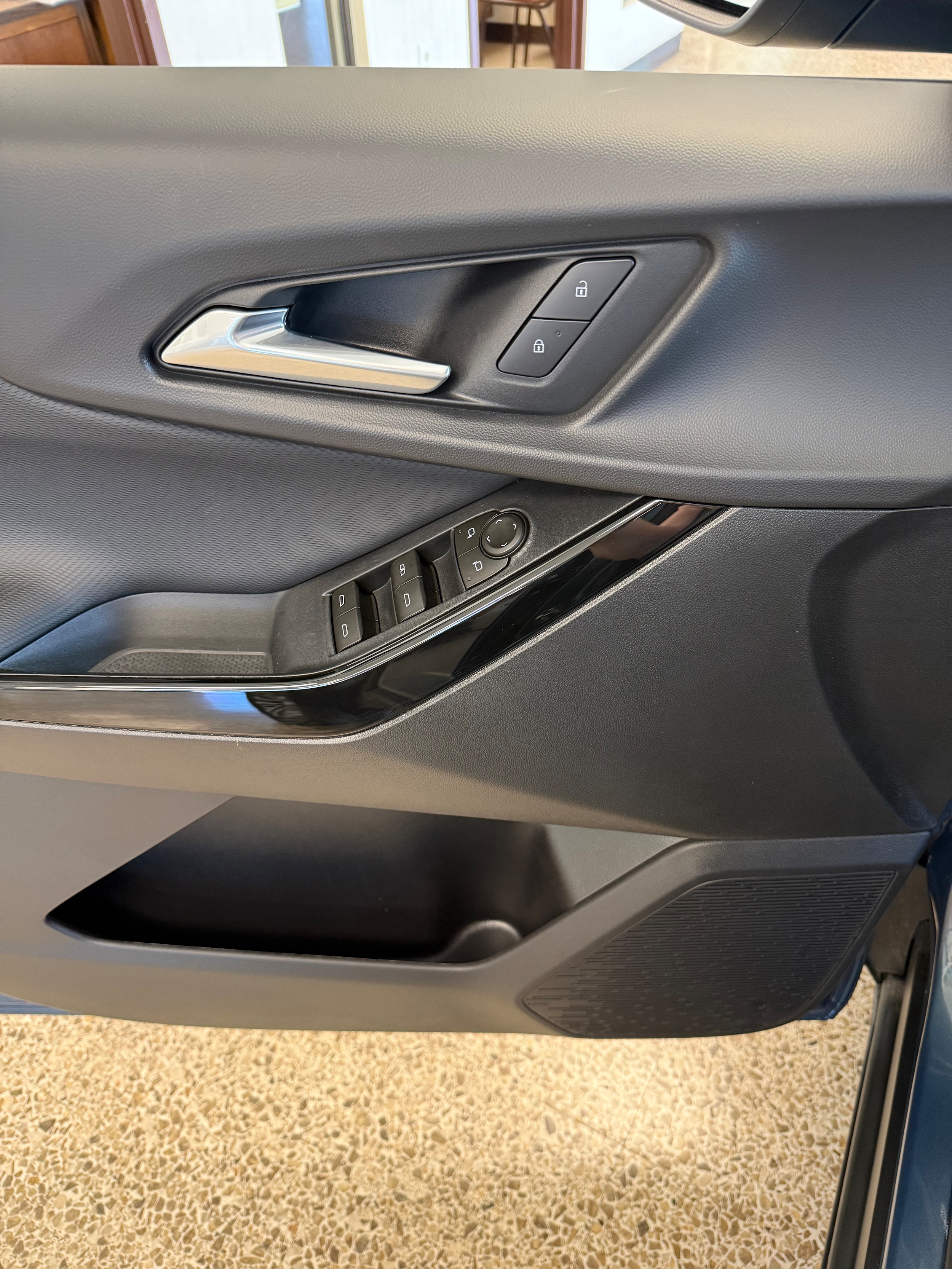 2026 Chevrolet Equinox LT - Photo 19