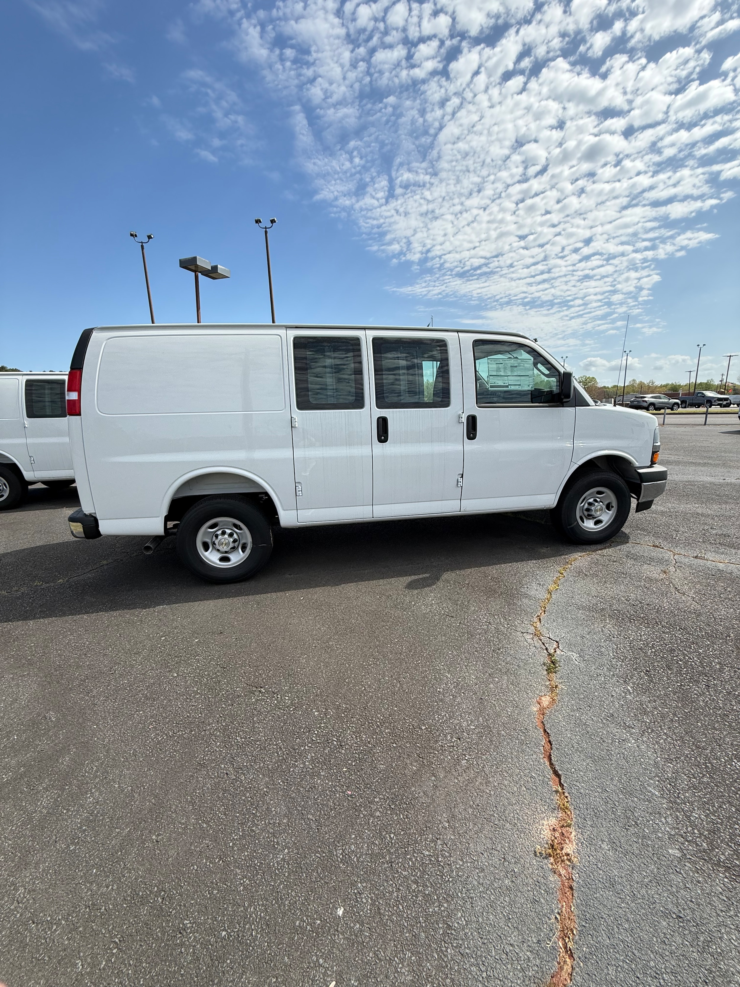 2025 Chevrolet Express Cargo Work Van - Photo 8