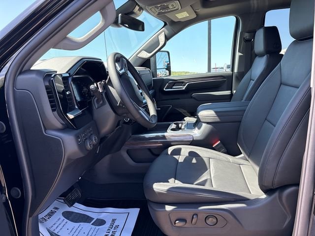 2026 Chevrolet Silverado 2500 HD LTZ - Photo 8